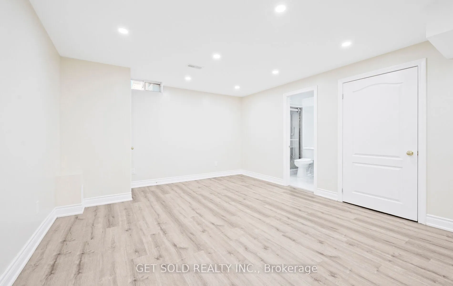 16 Mare Crescent