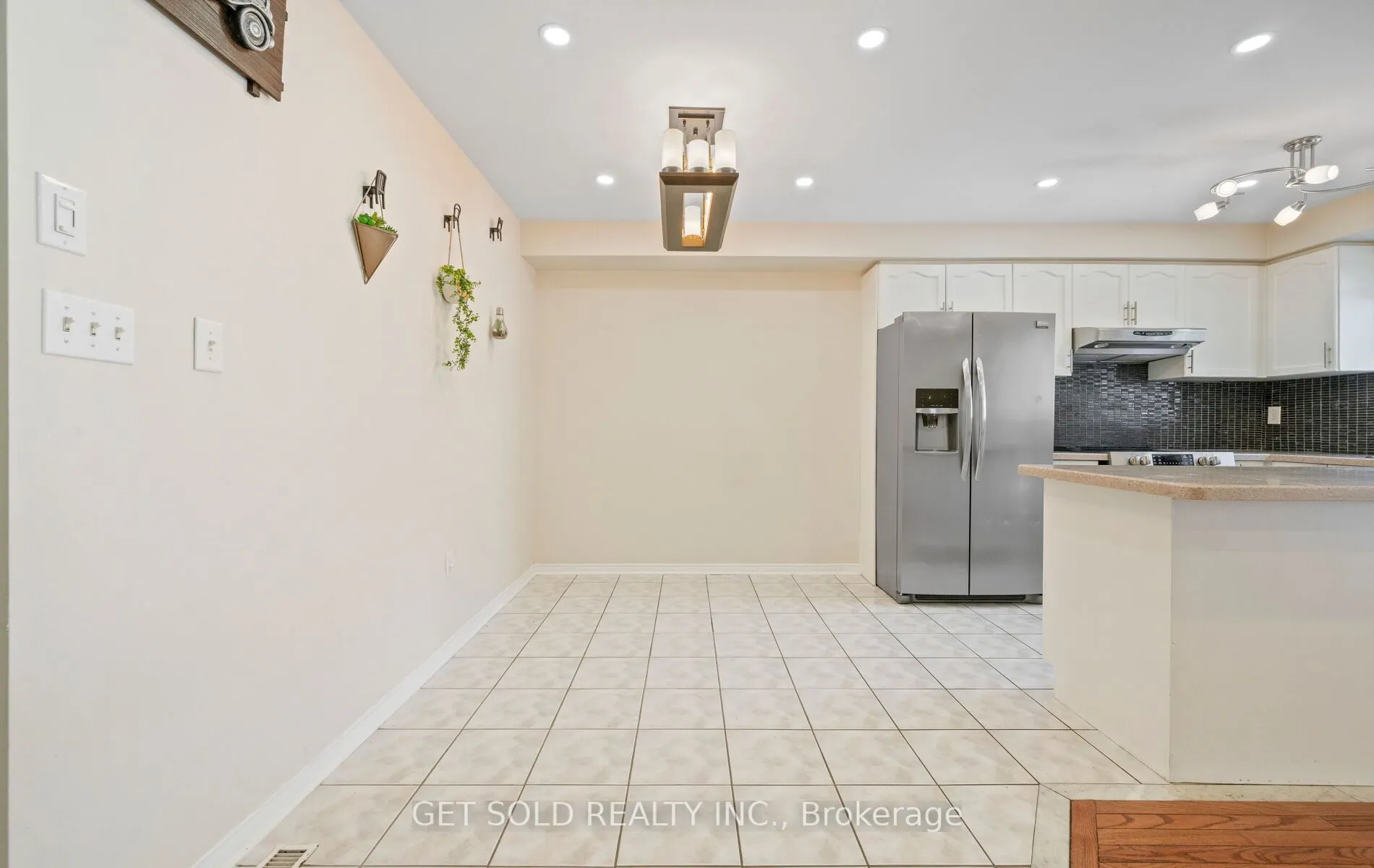 16 Mare Crescent