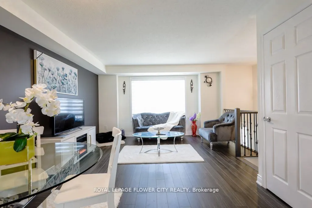 1 Beckenrose Court, #30