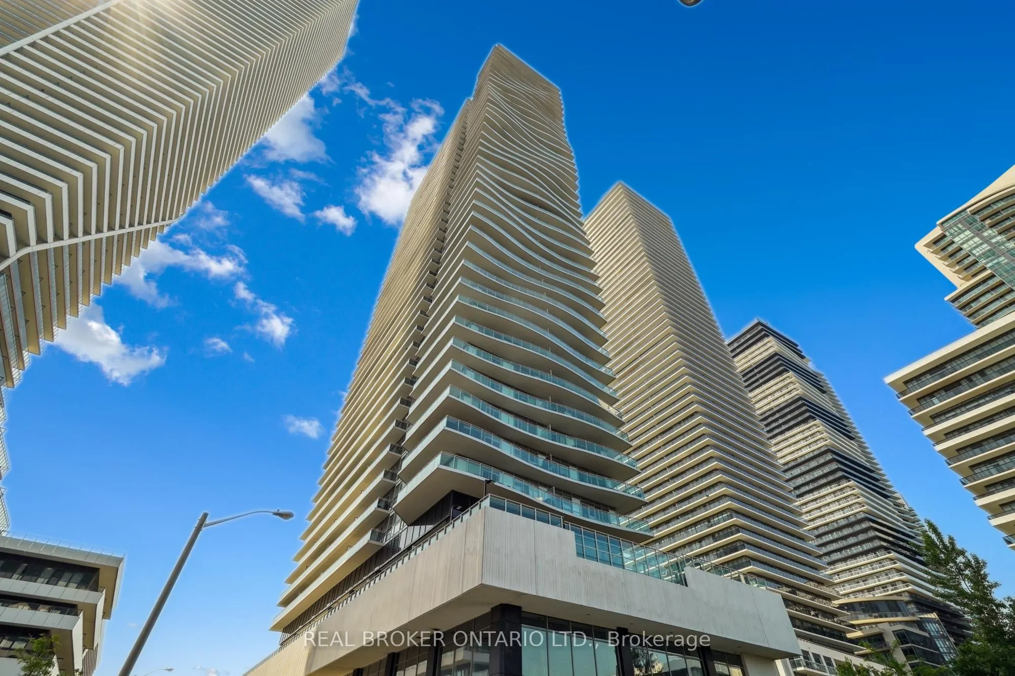 33 Shore Breeze Drive, #3704