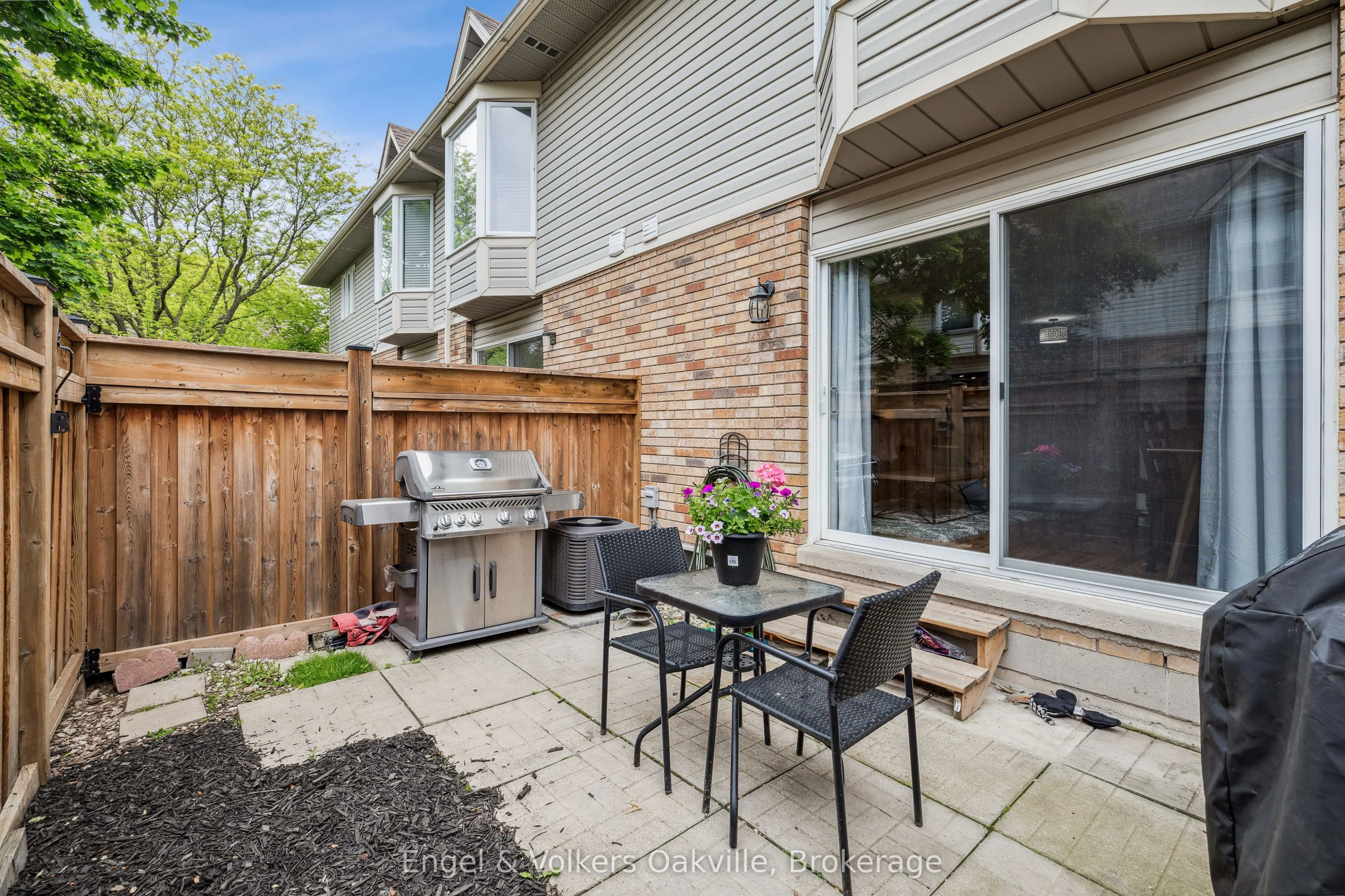 2015 Cleaver Avenue, #15
