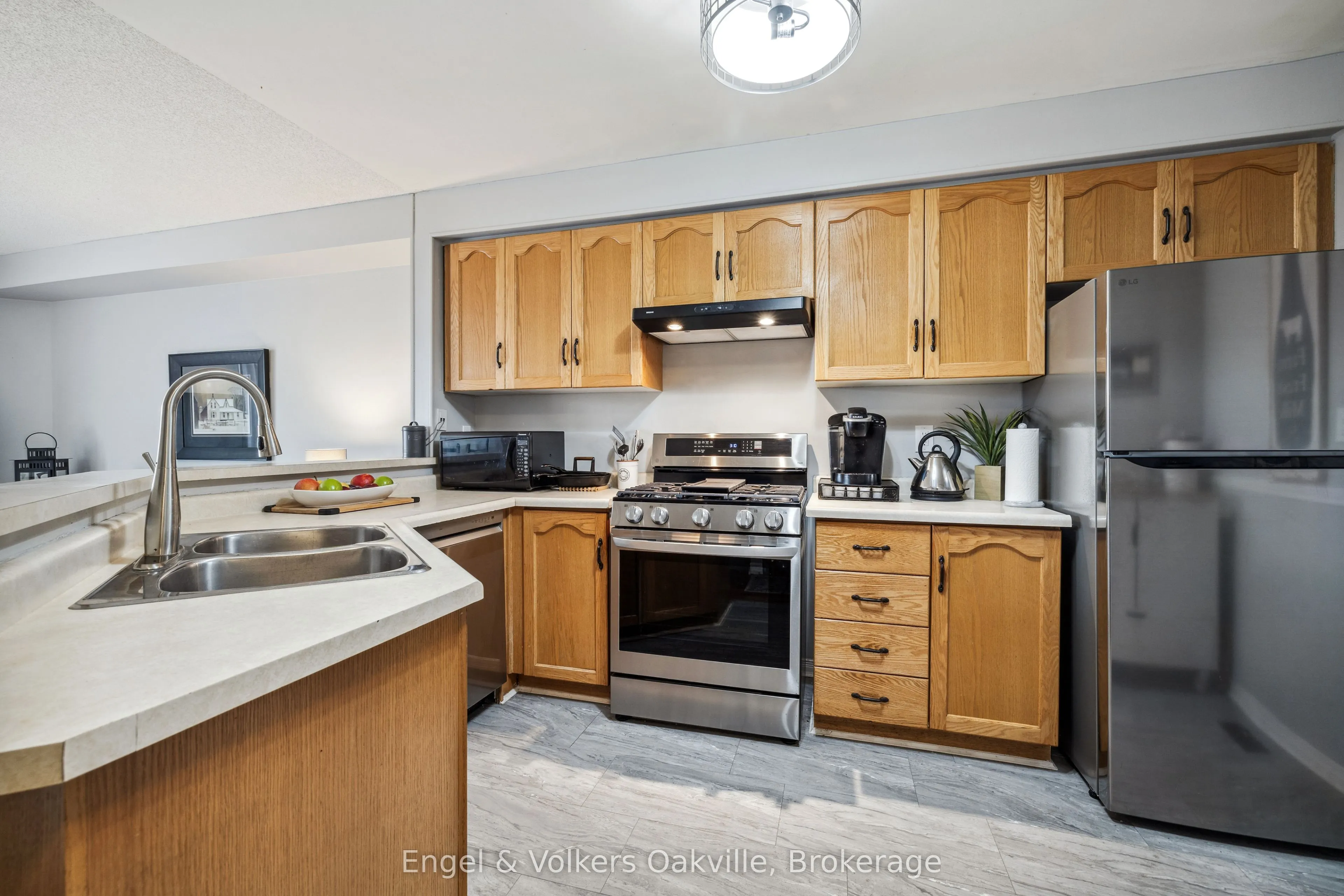2015 Cleaver Avenue, #15