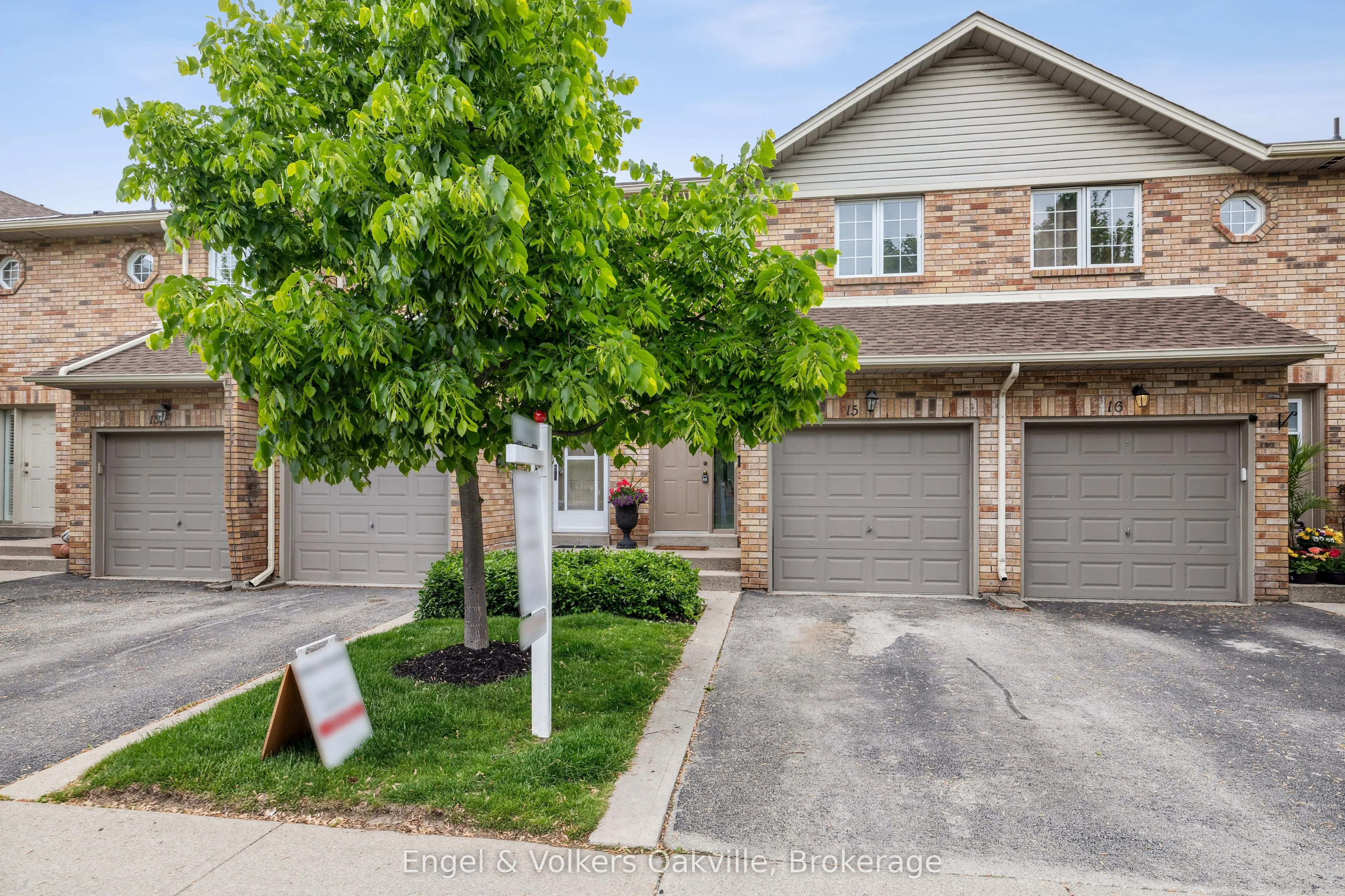 2015 Cleaver Avenue, #15