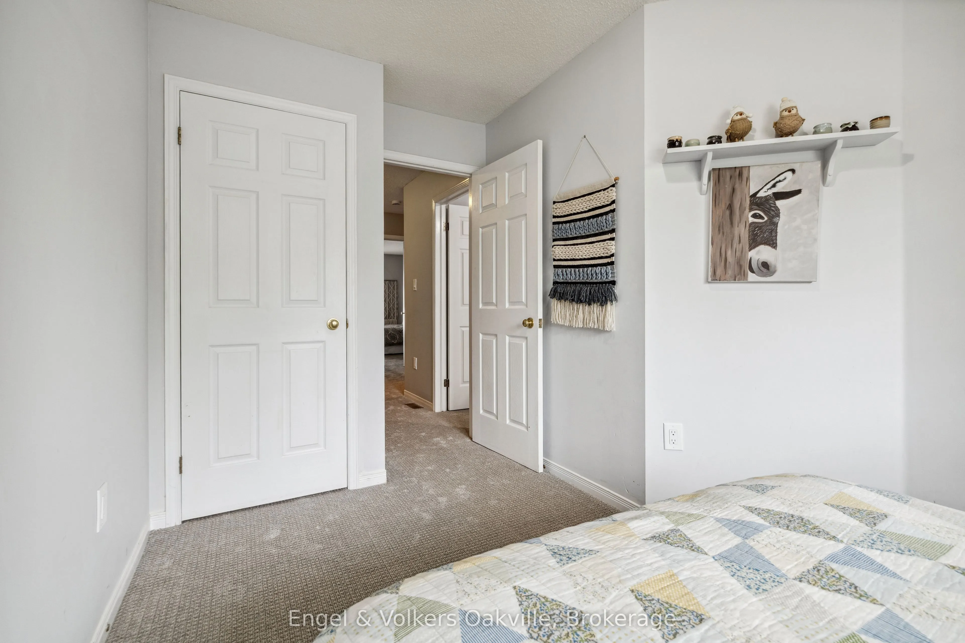 2015 Cleaver Avenue, #15