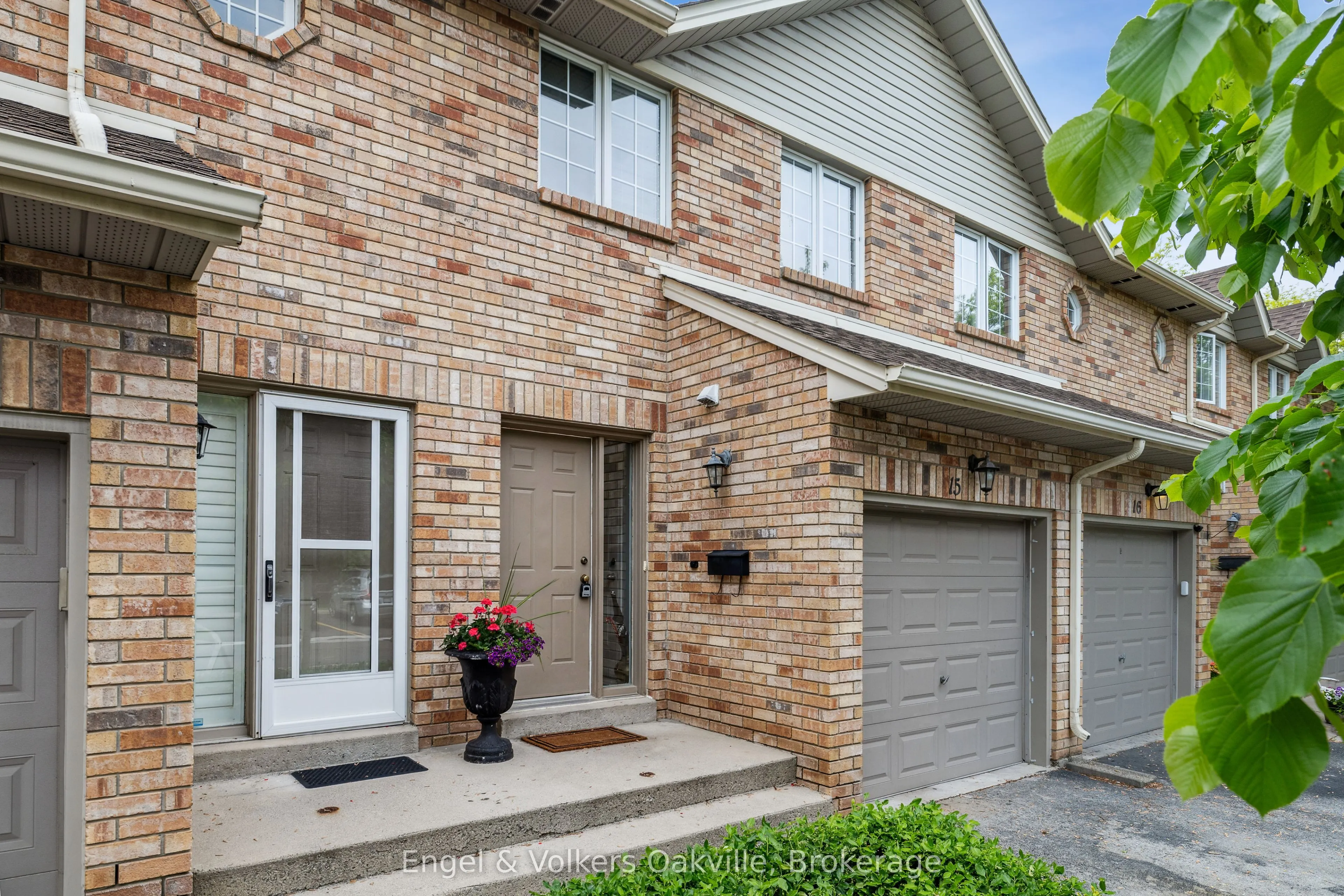 2015 Cleaver Avenue, #15