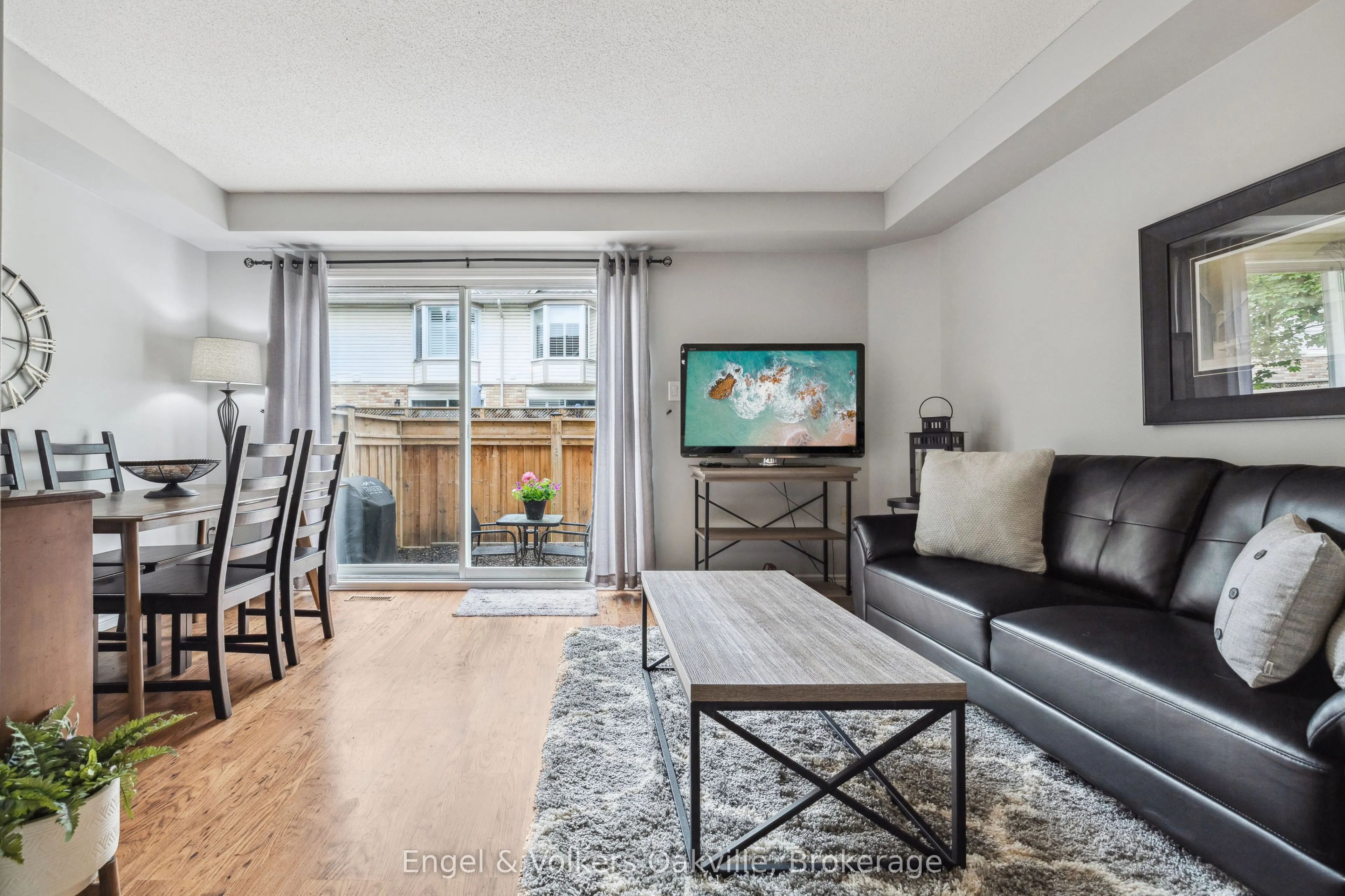 2015 Cleaver Avenue, #15