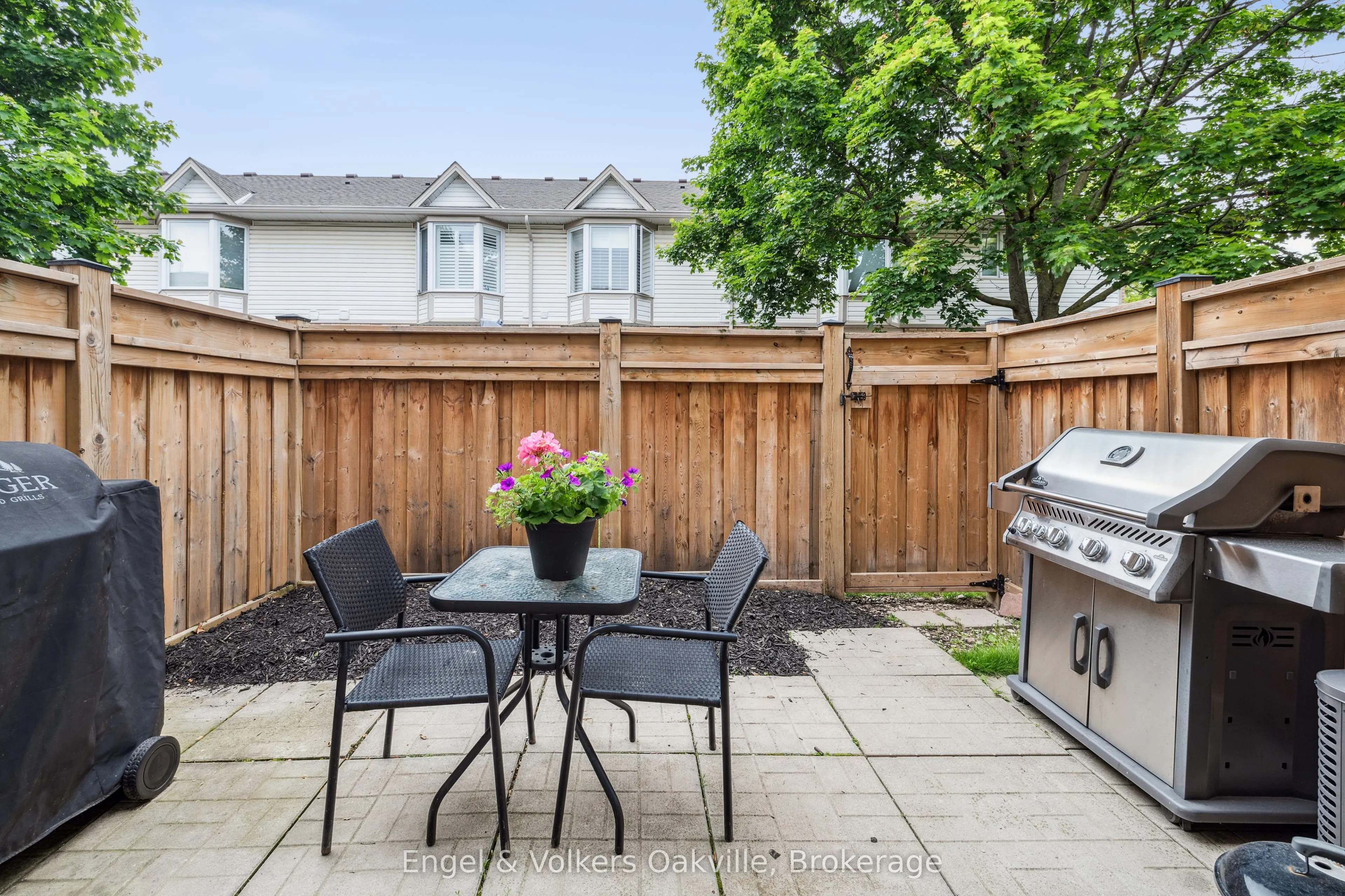 2015 Cleaver Avenue, #15