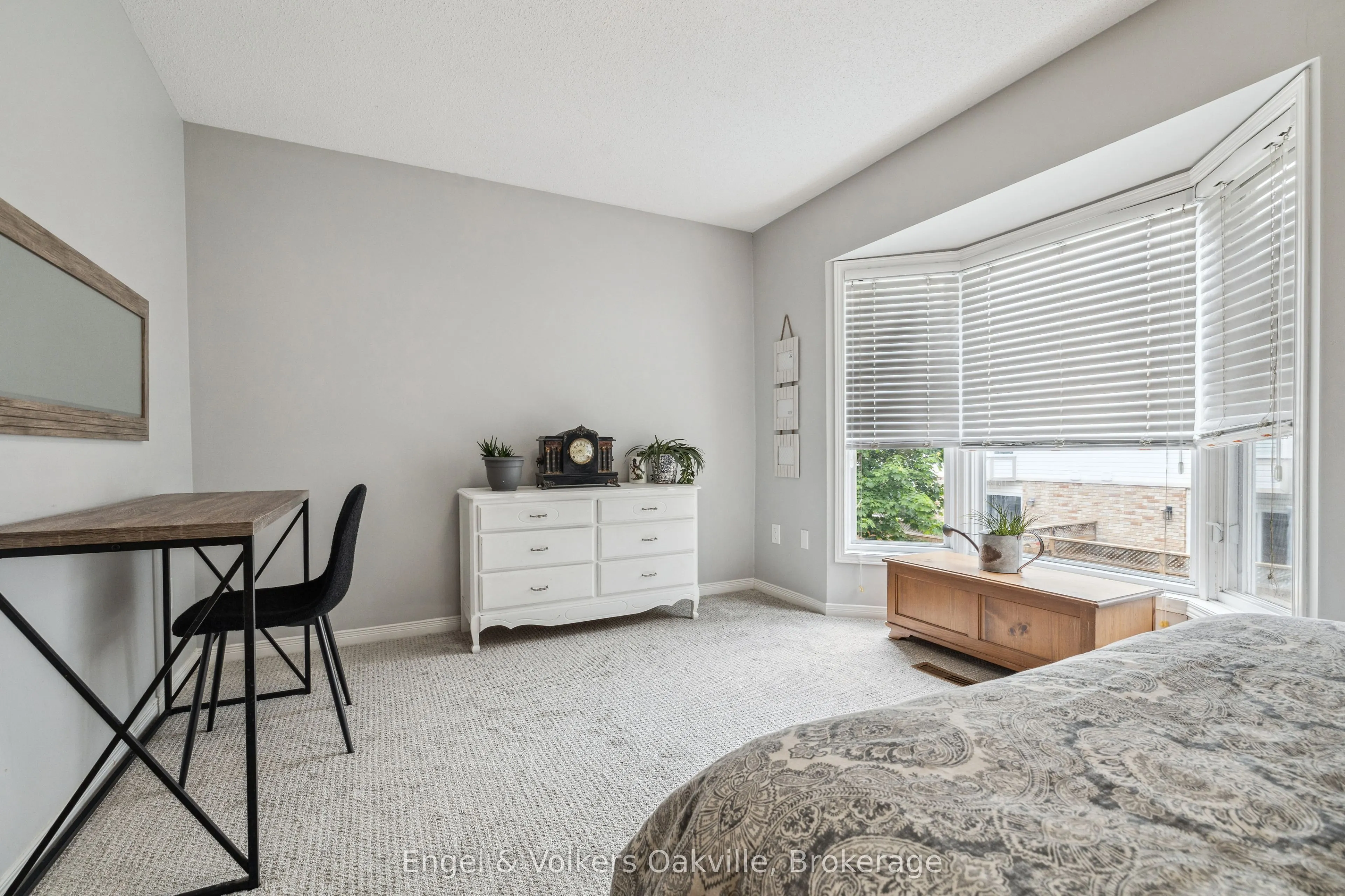 2015 Cleaver Avenue, #15