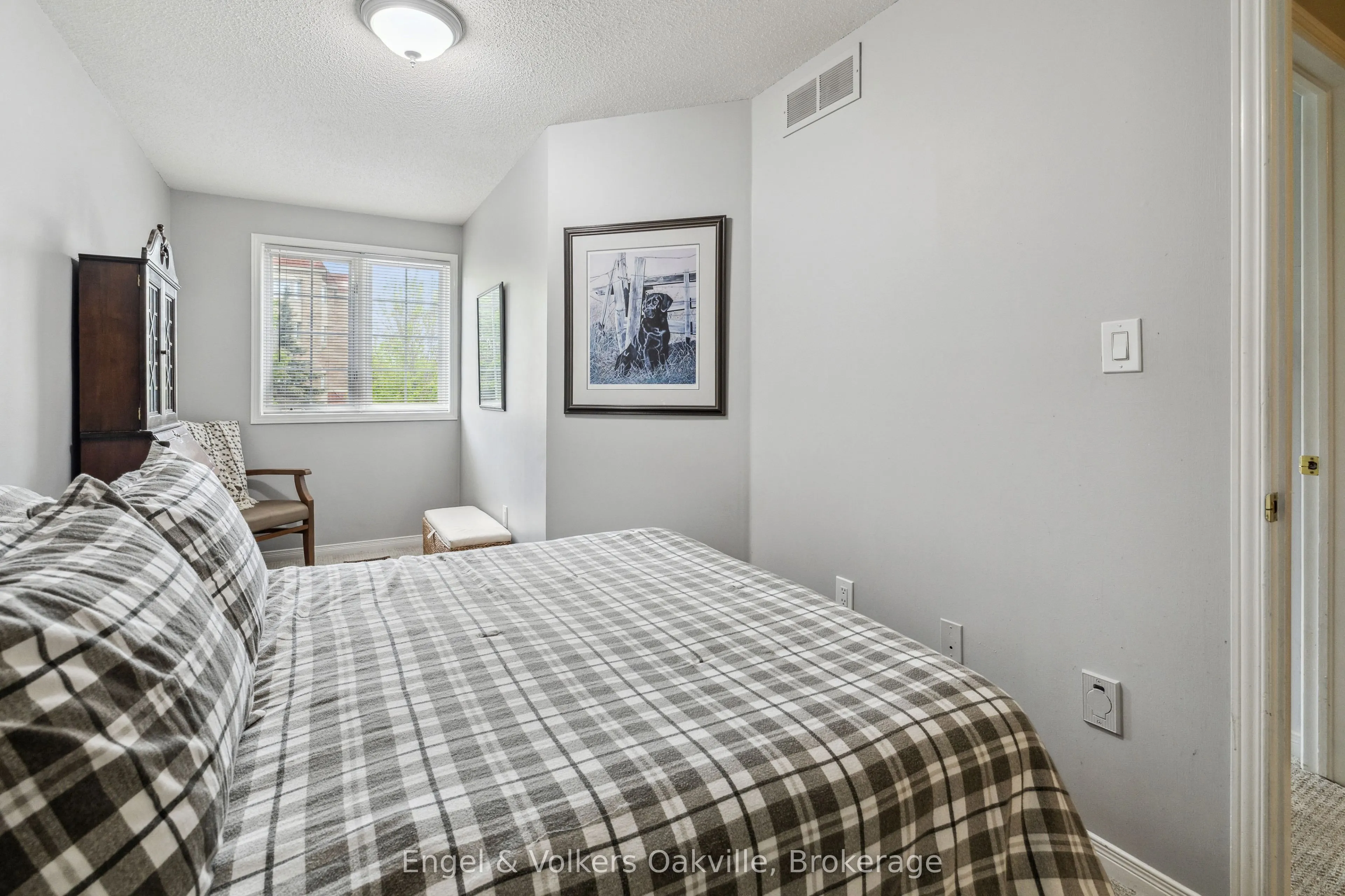 2015 Cleaver Avenue, #15