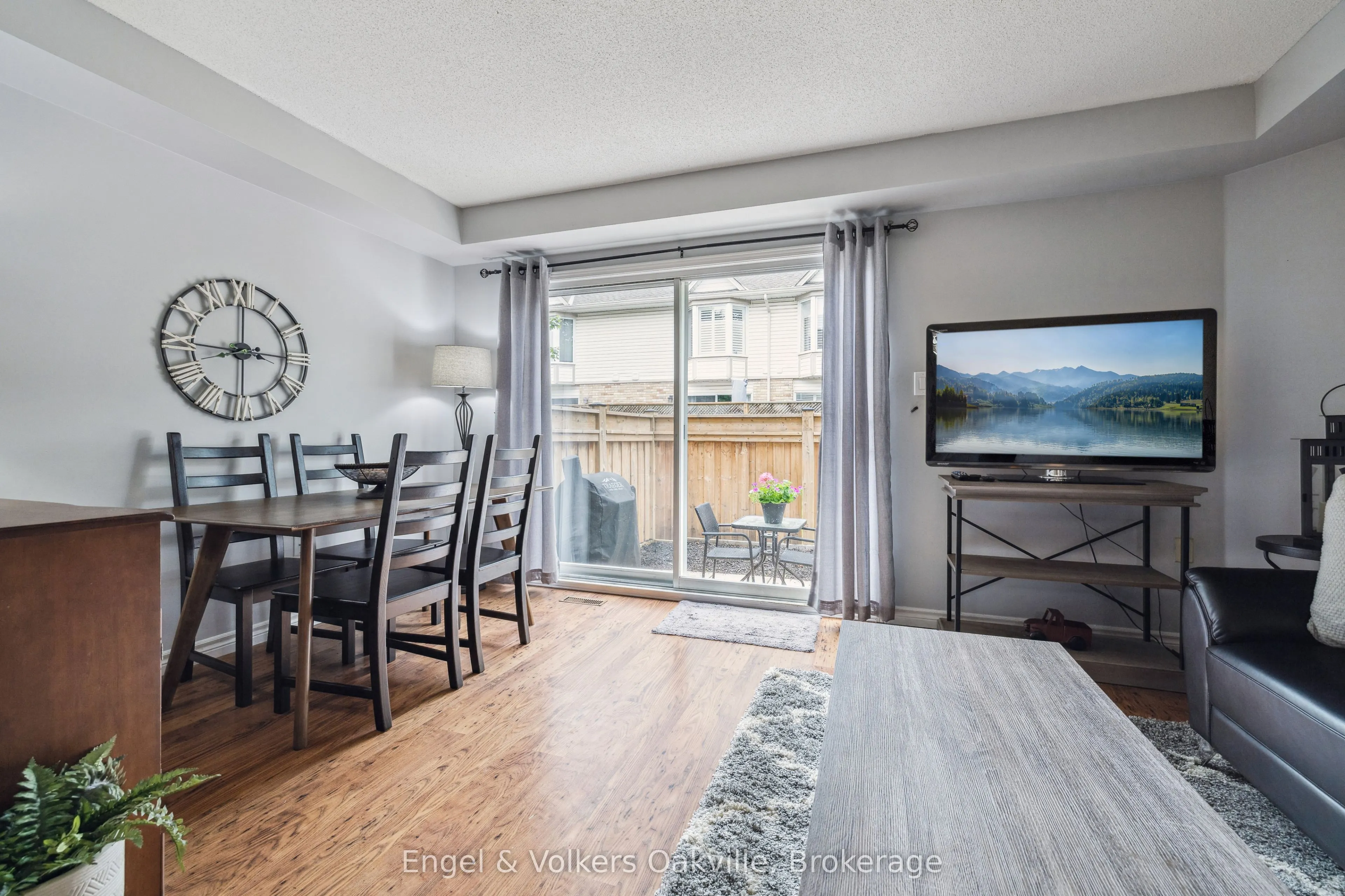 2015 Cleaver Avenue, #15