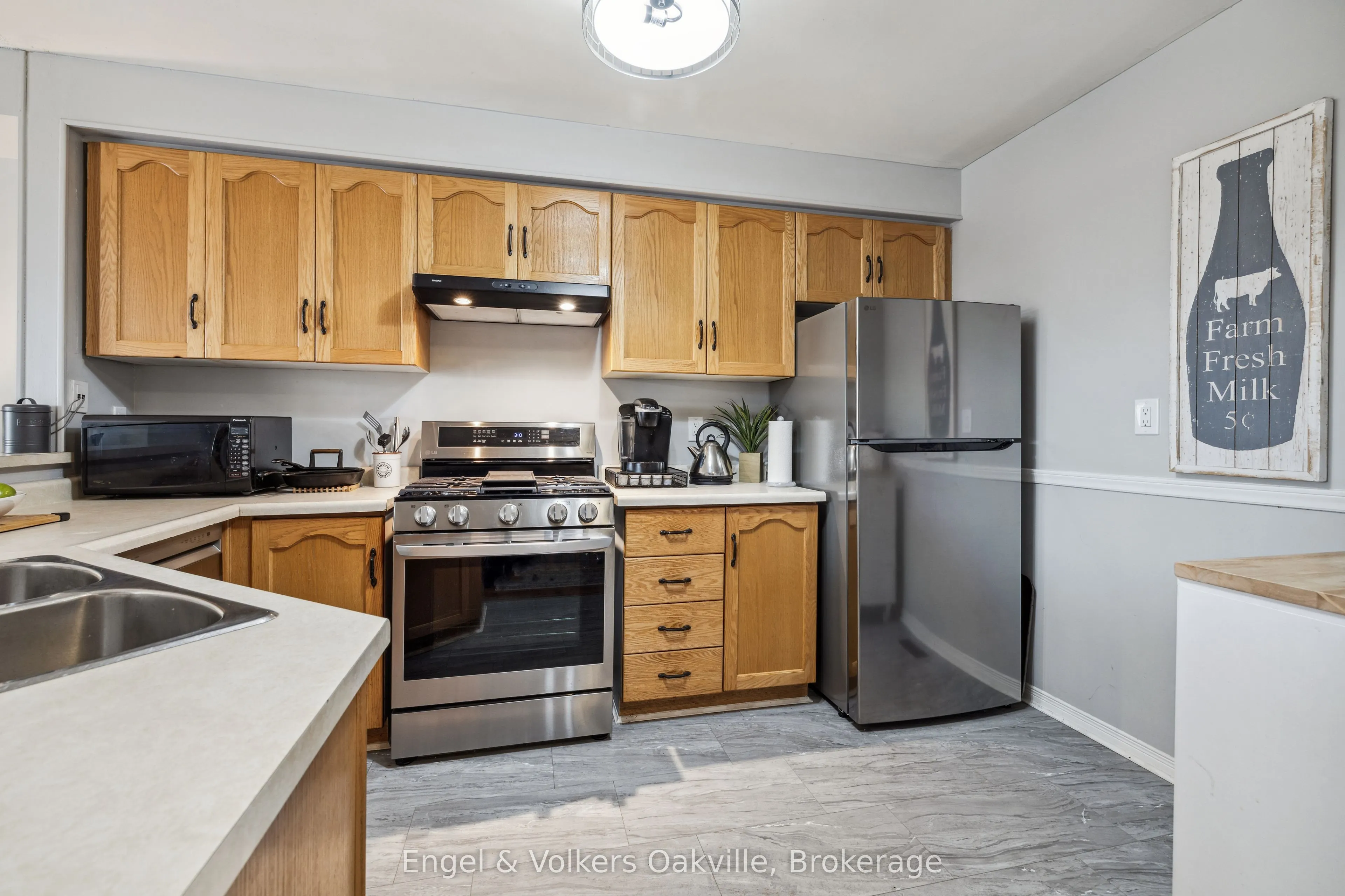2015 Cleaver Avenue, #15