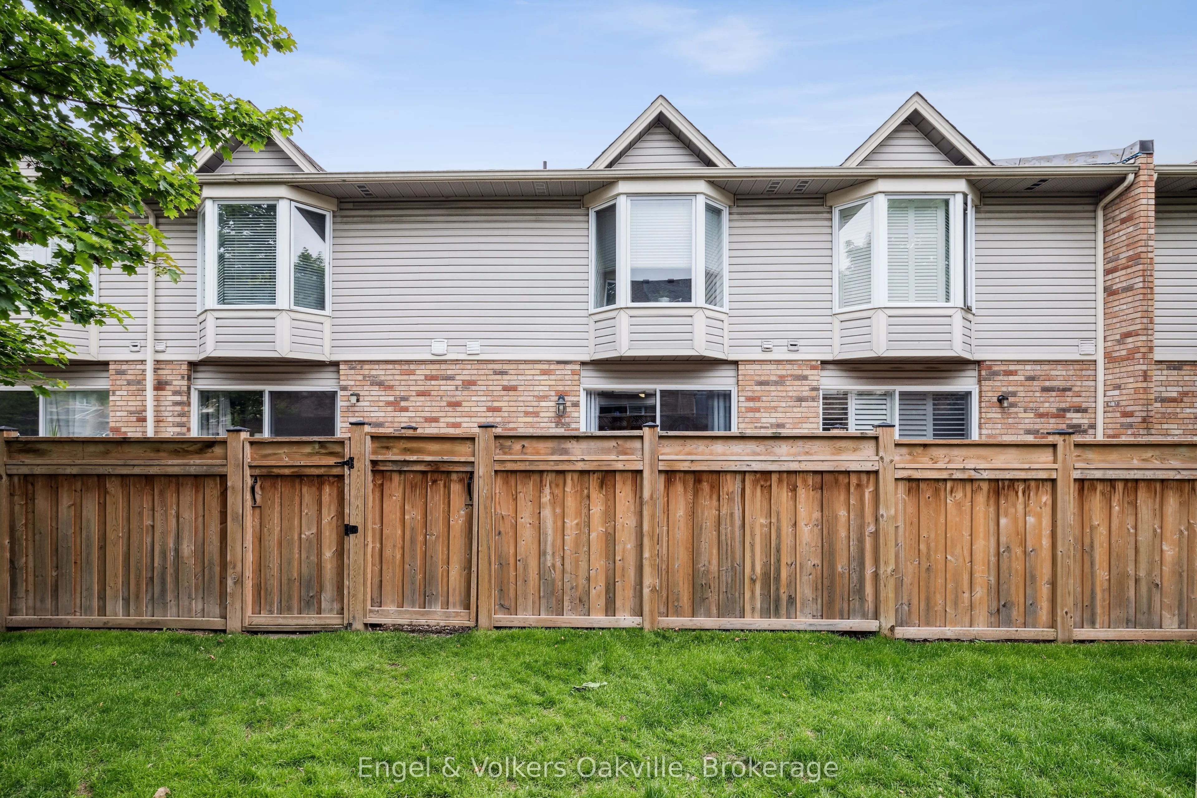 2015 Cleaver Avenue, #15