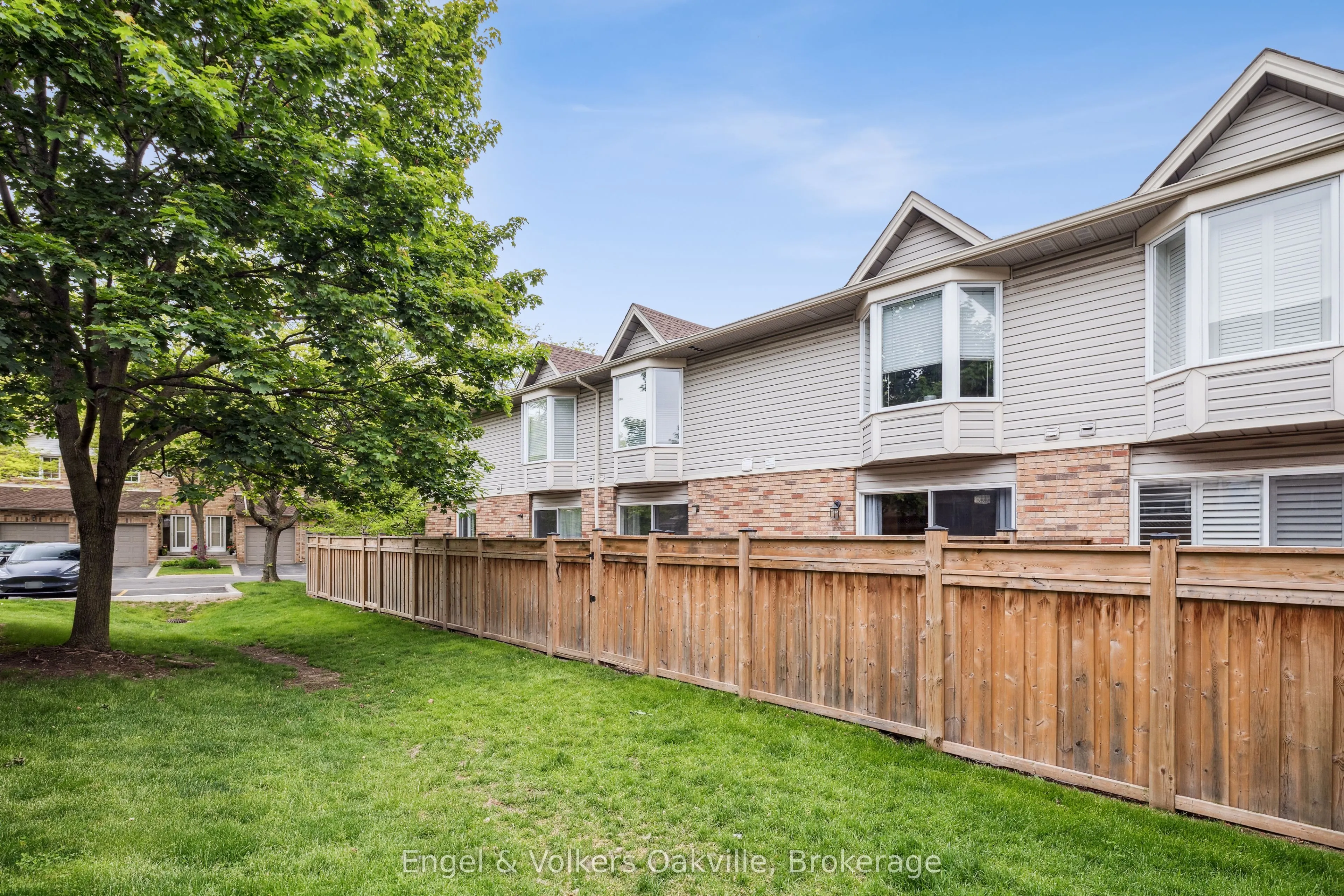 2015 Cleaver Avenue, #15