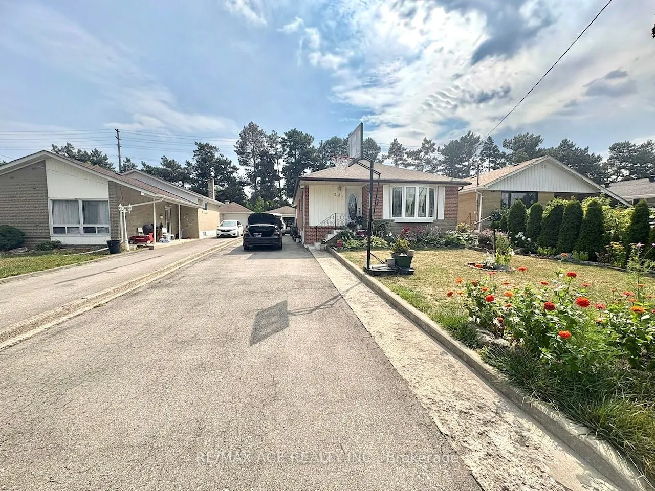 251 Taysham Crescent, #Bsmt