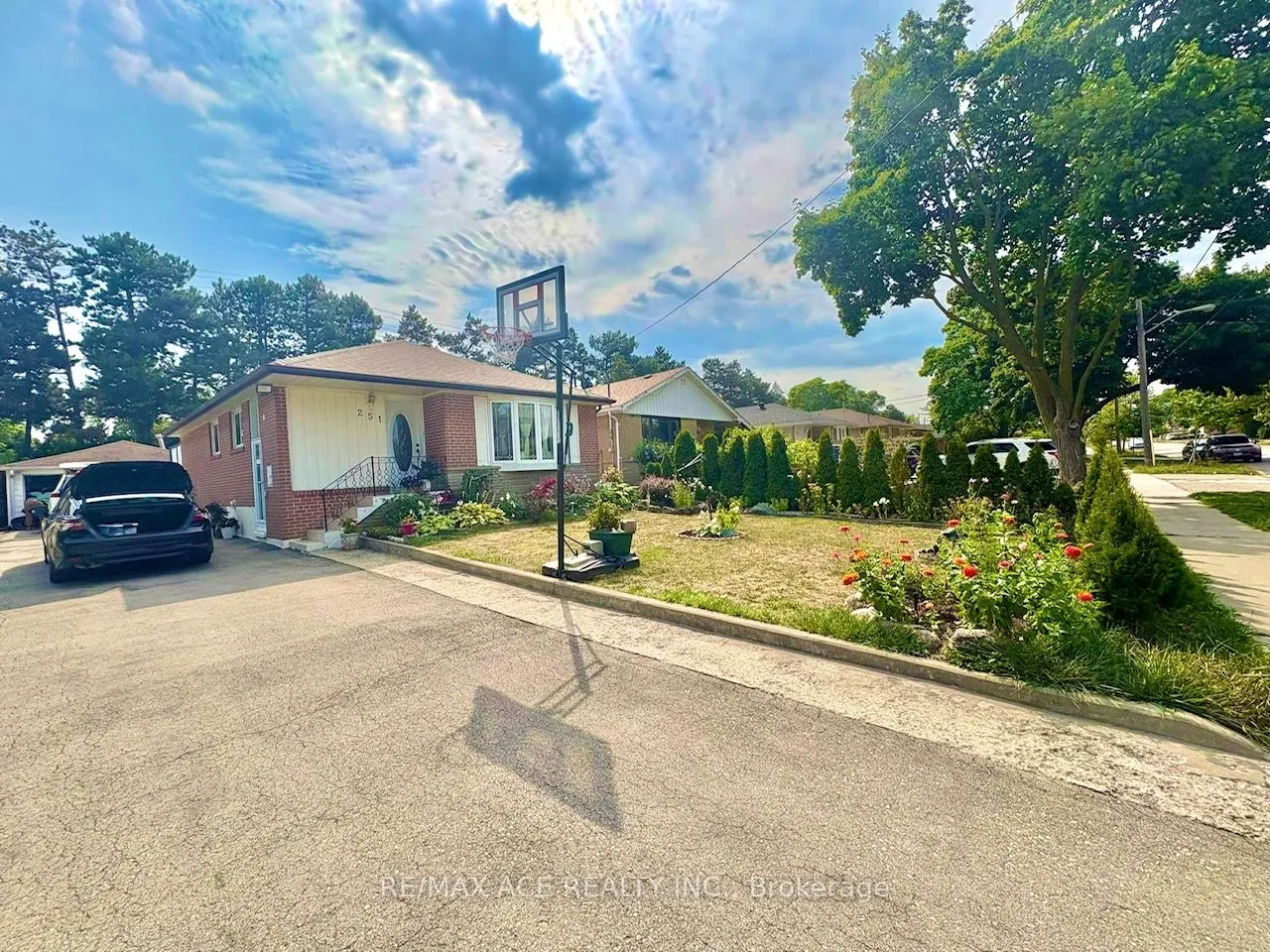 251 Taysham Crescent, #Bsmt