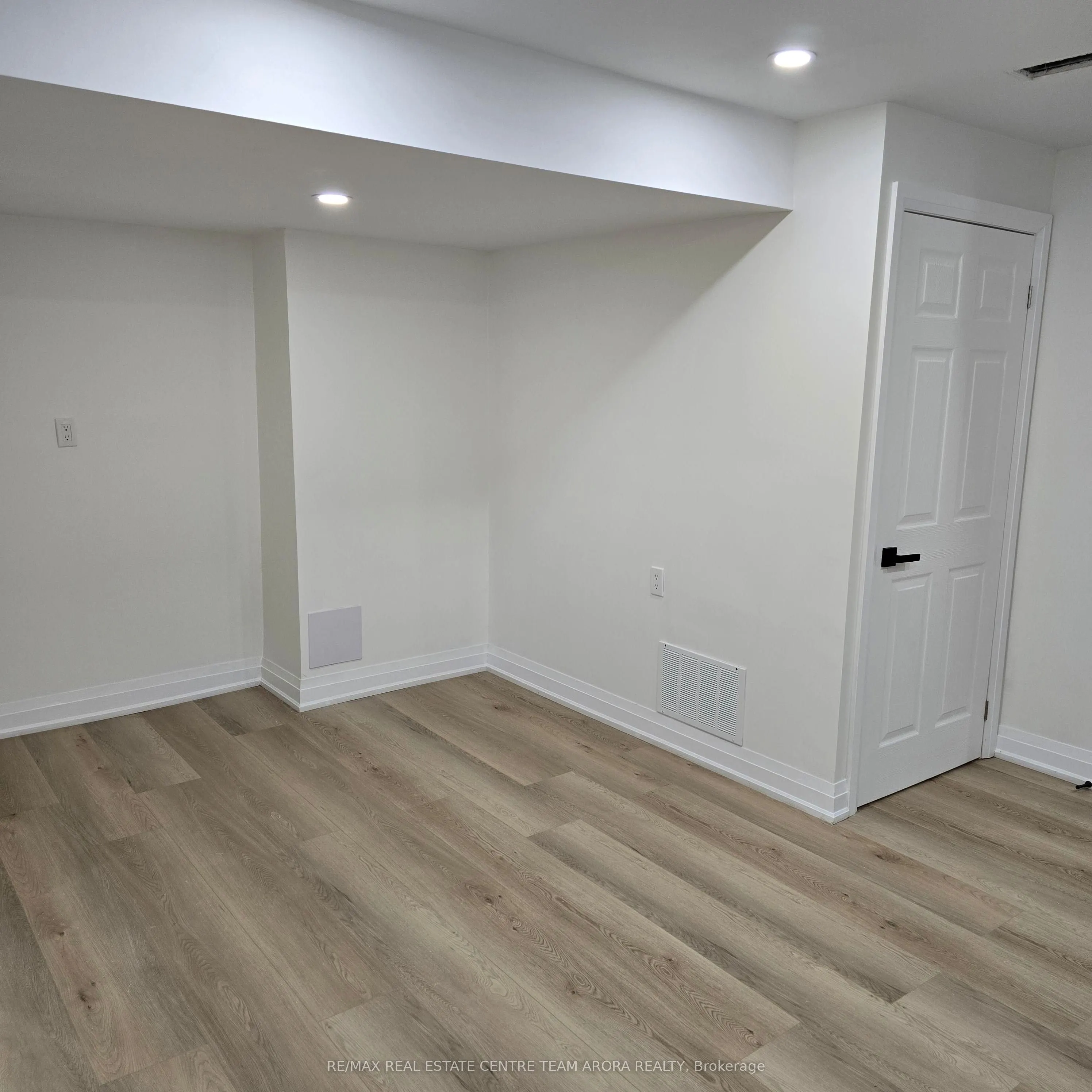 18 Donald Ficht Crescent, #Bsmt