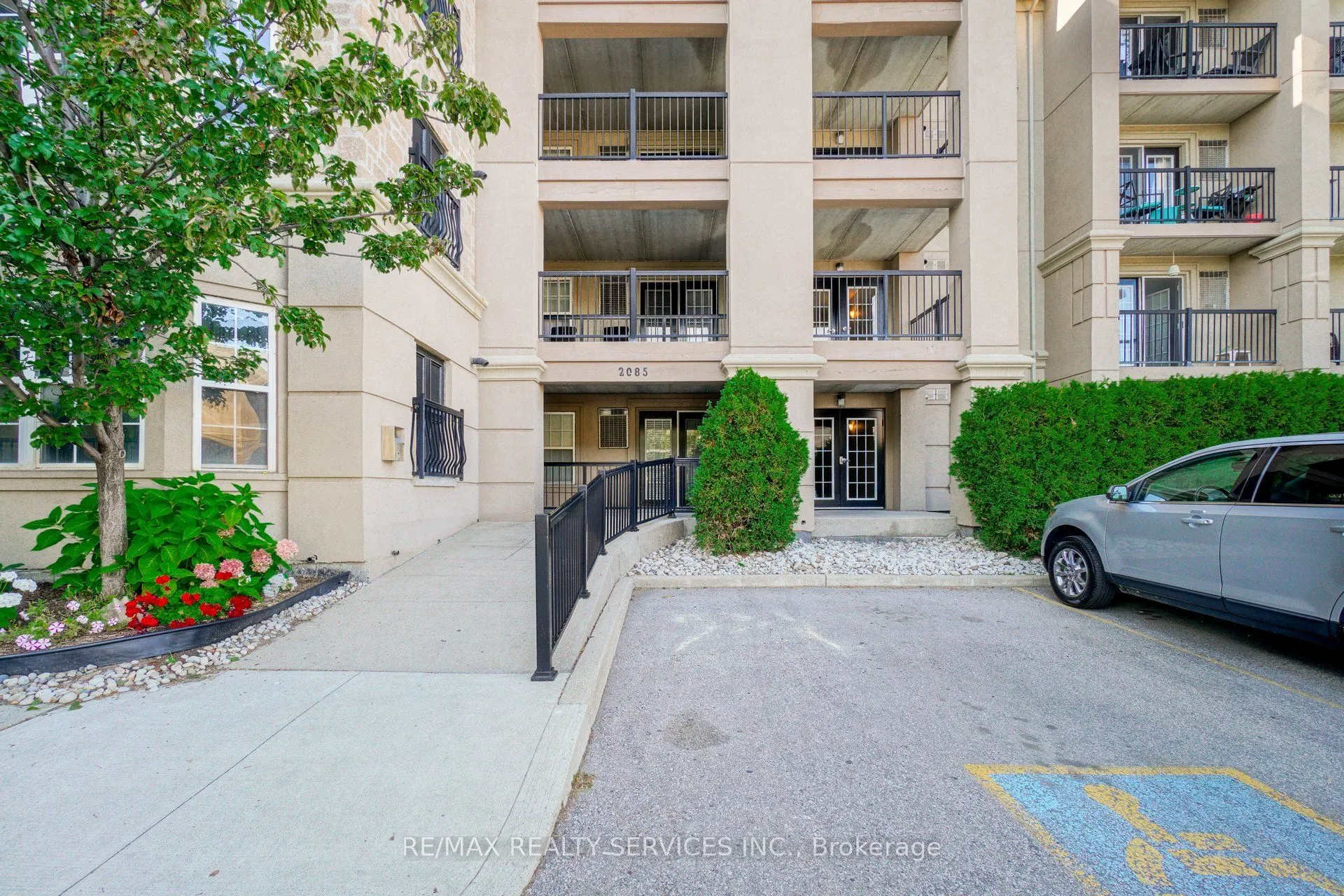 2085 Appleby Line, #409