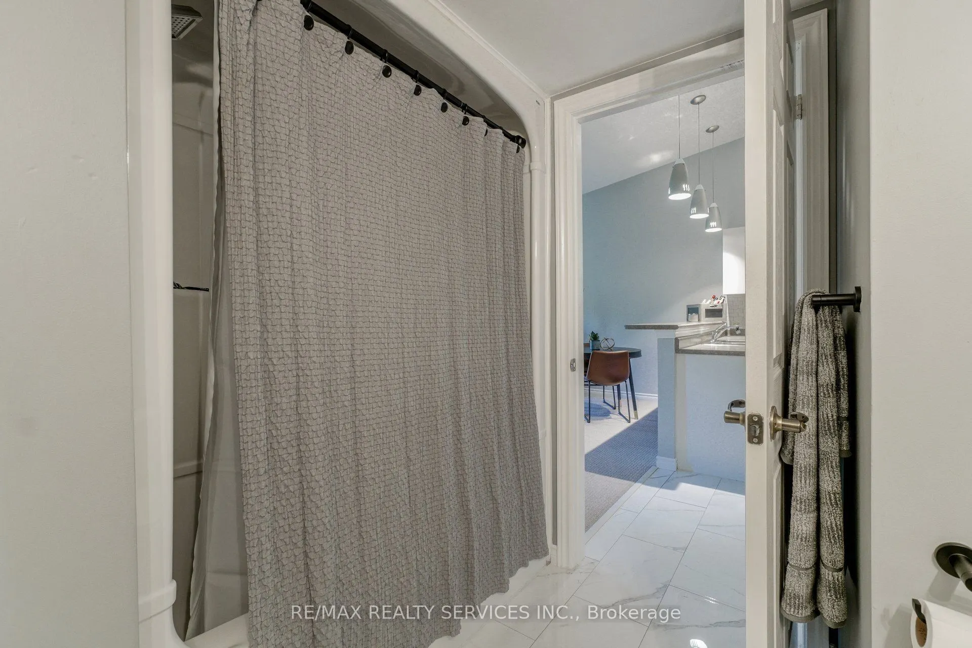2085 Appleby Line, #409