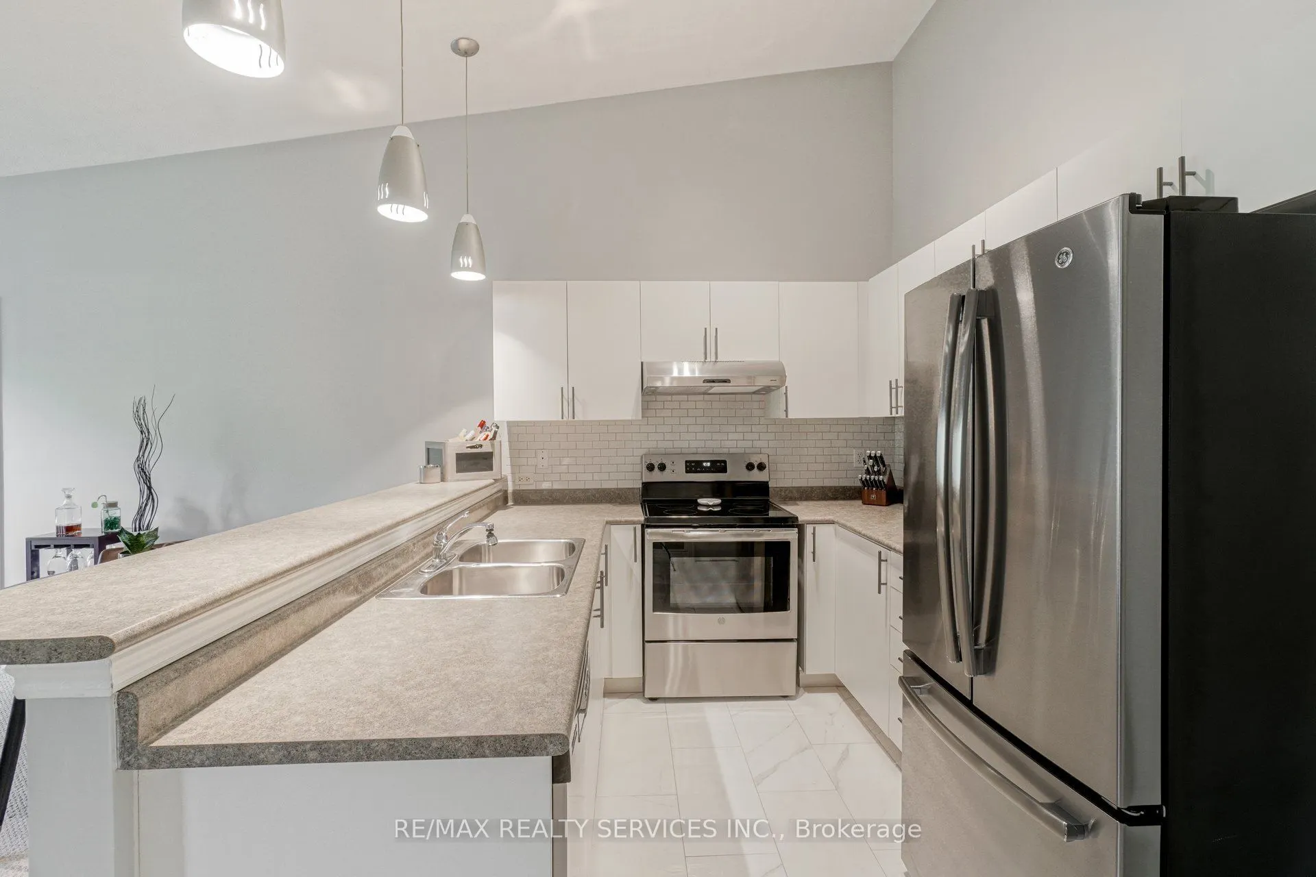 2085 Appleby Line, #409