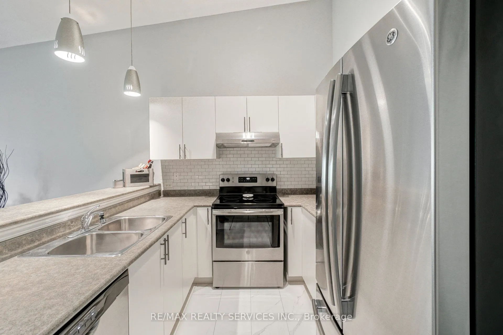 2085 Appleby Line, #409