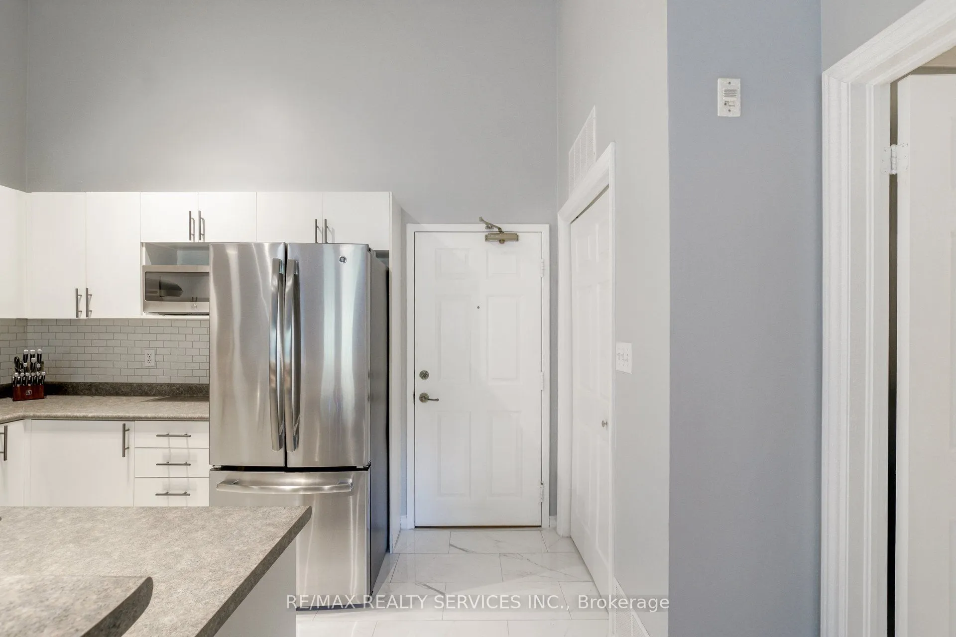 2085 Appleby Line, #409