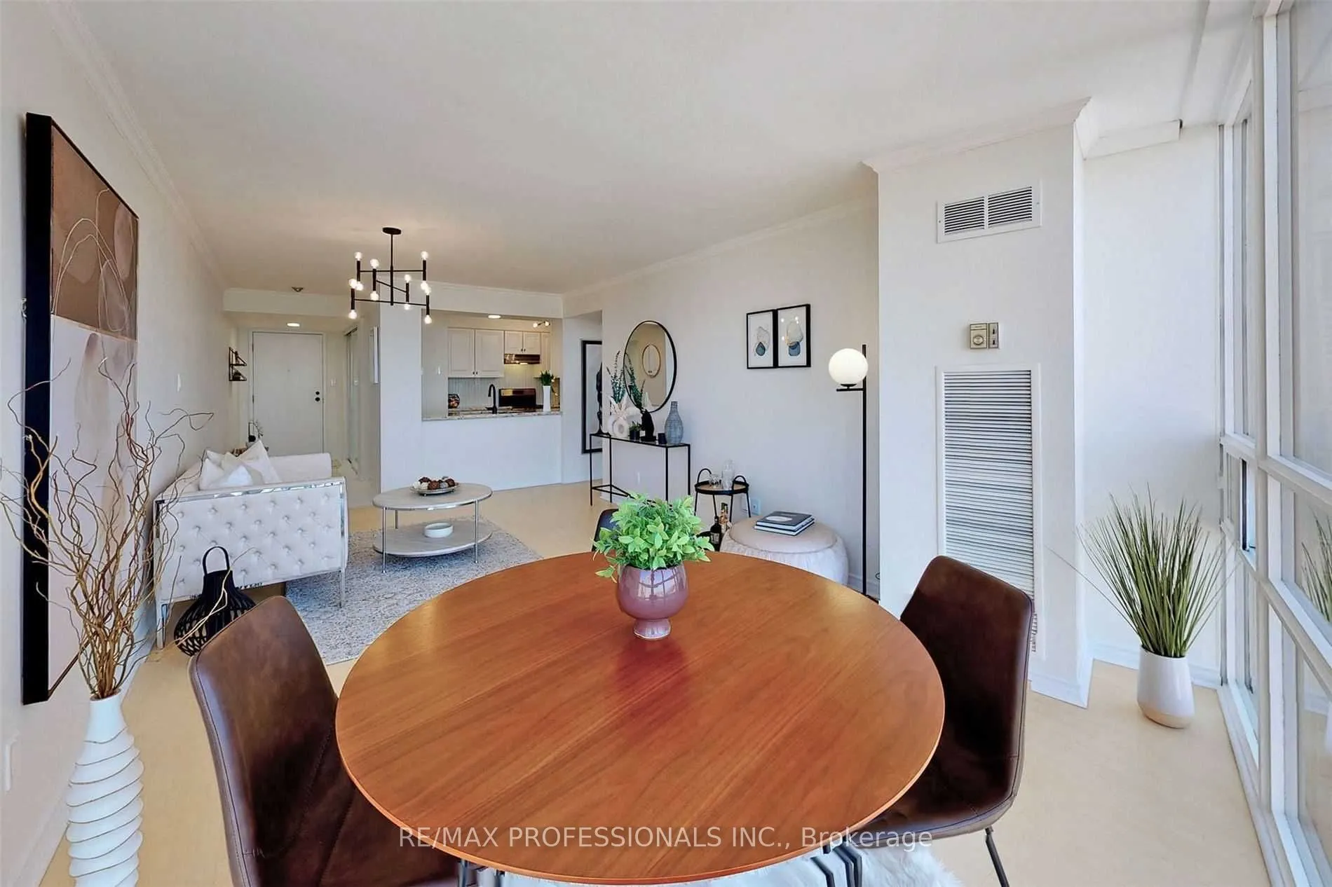 50 Eglinton Avenue, #1604