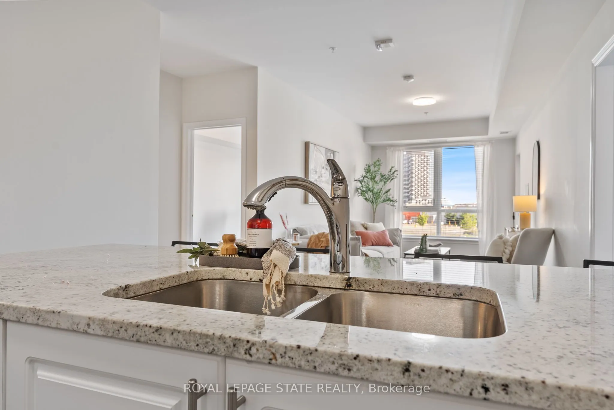 150 Oak Park Boulevard, #315