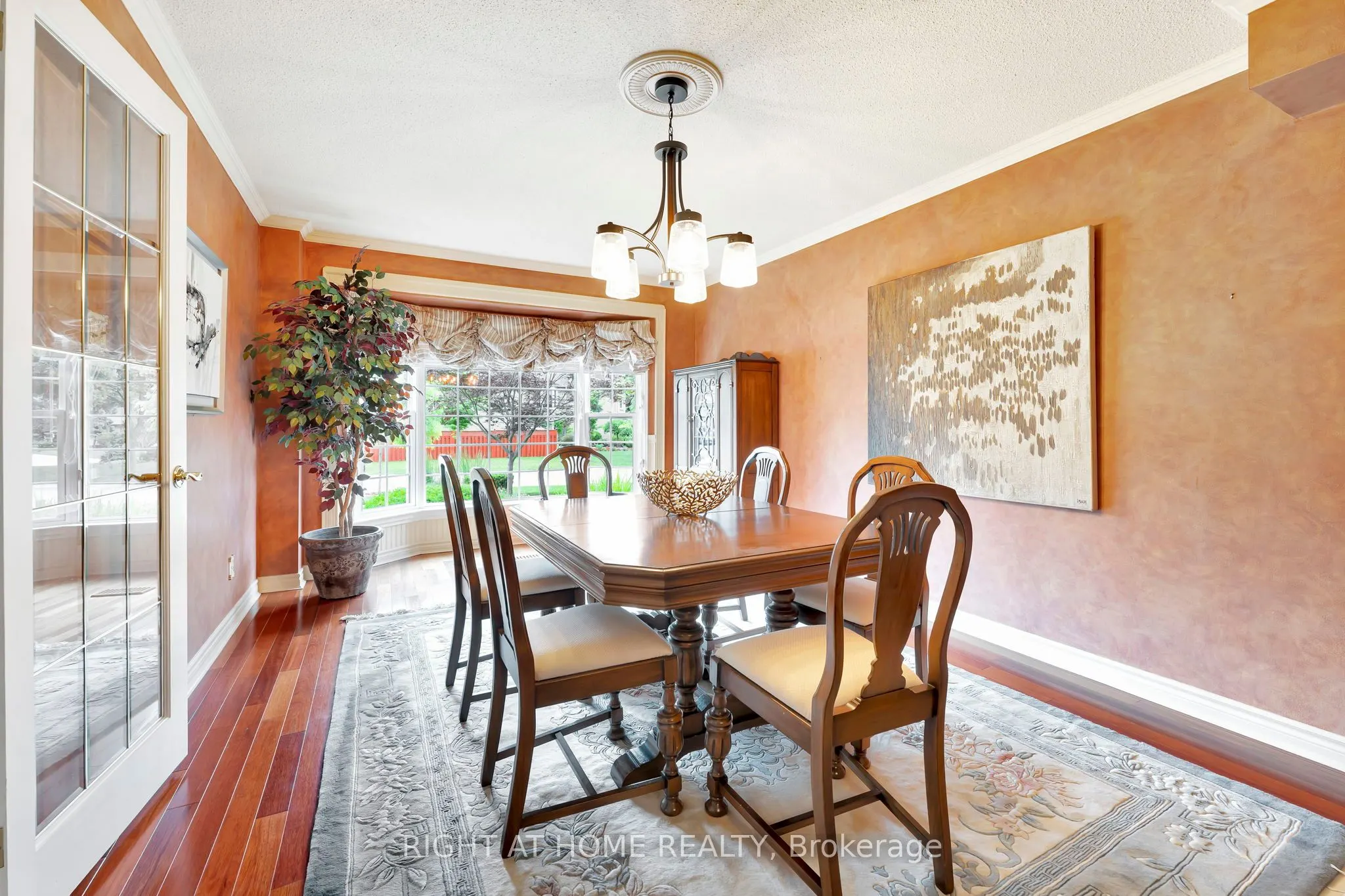 1511 Ravensmoor Crescent
