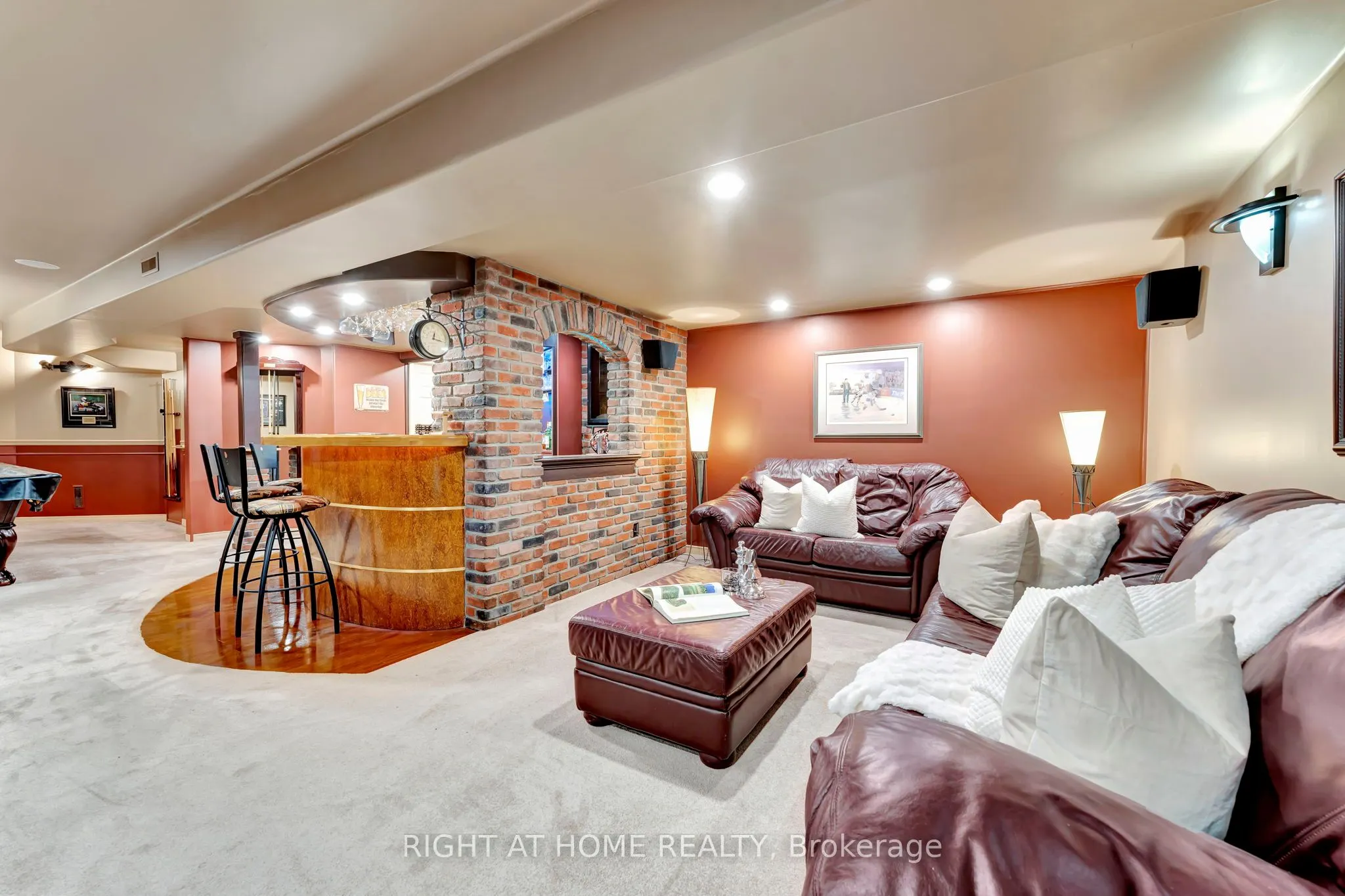 1511 Ravensmoor Crescent