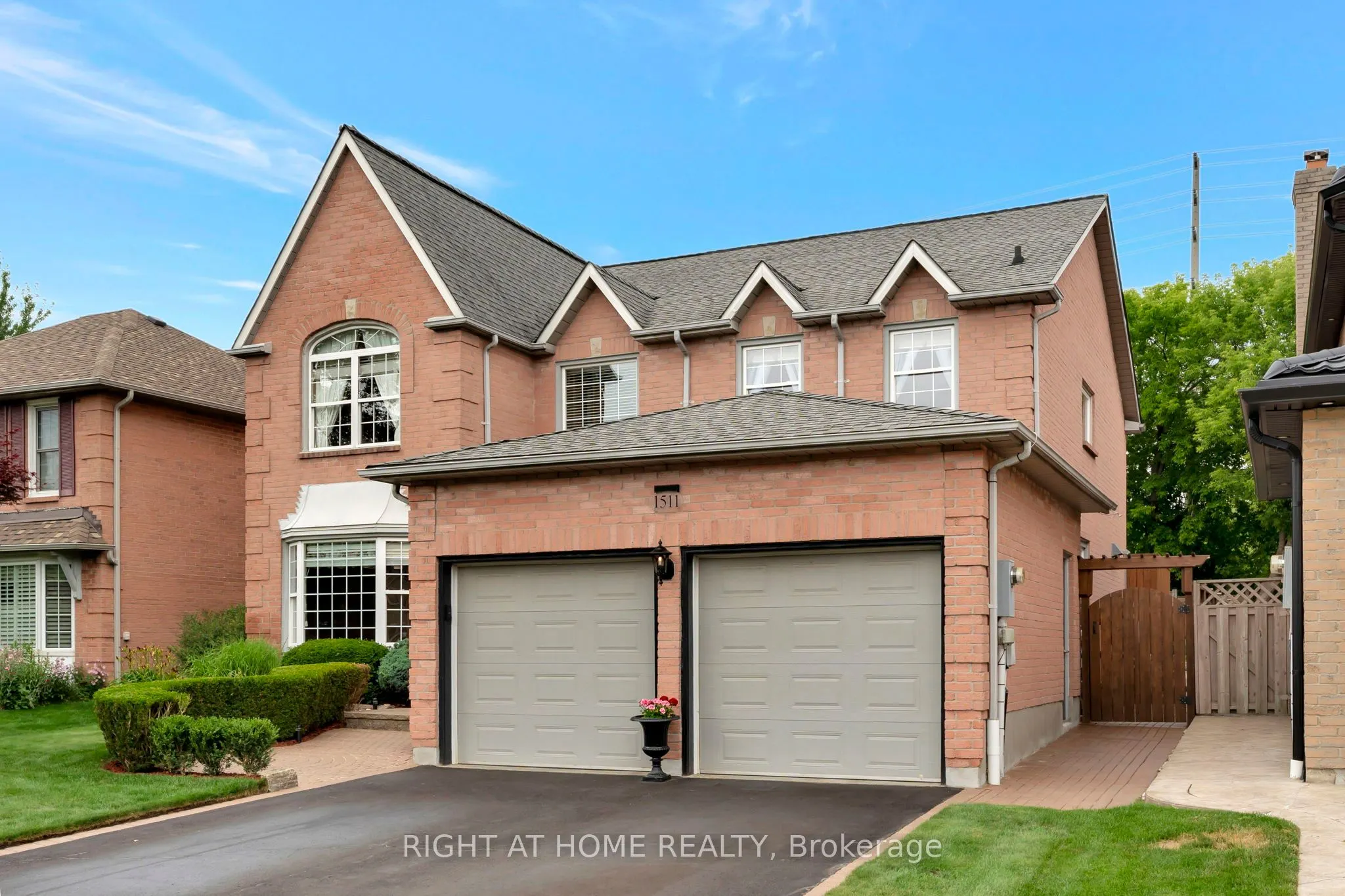 1511 Ravensmoor Crescent