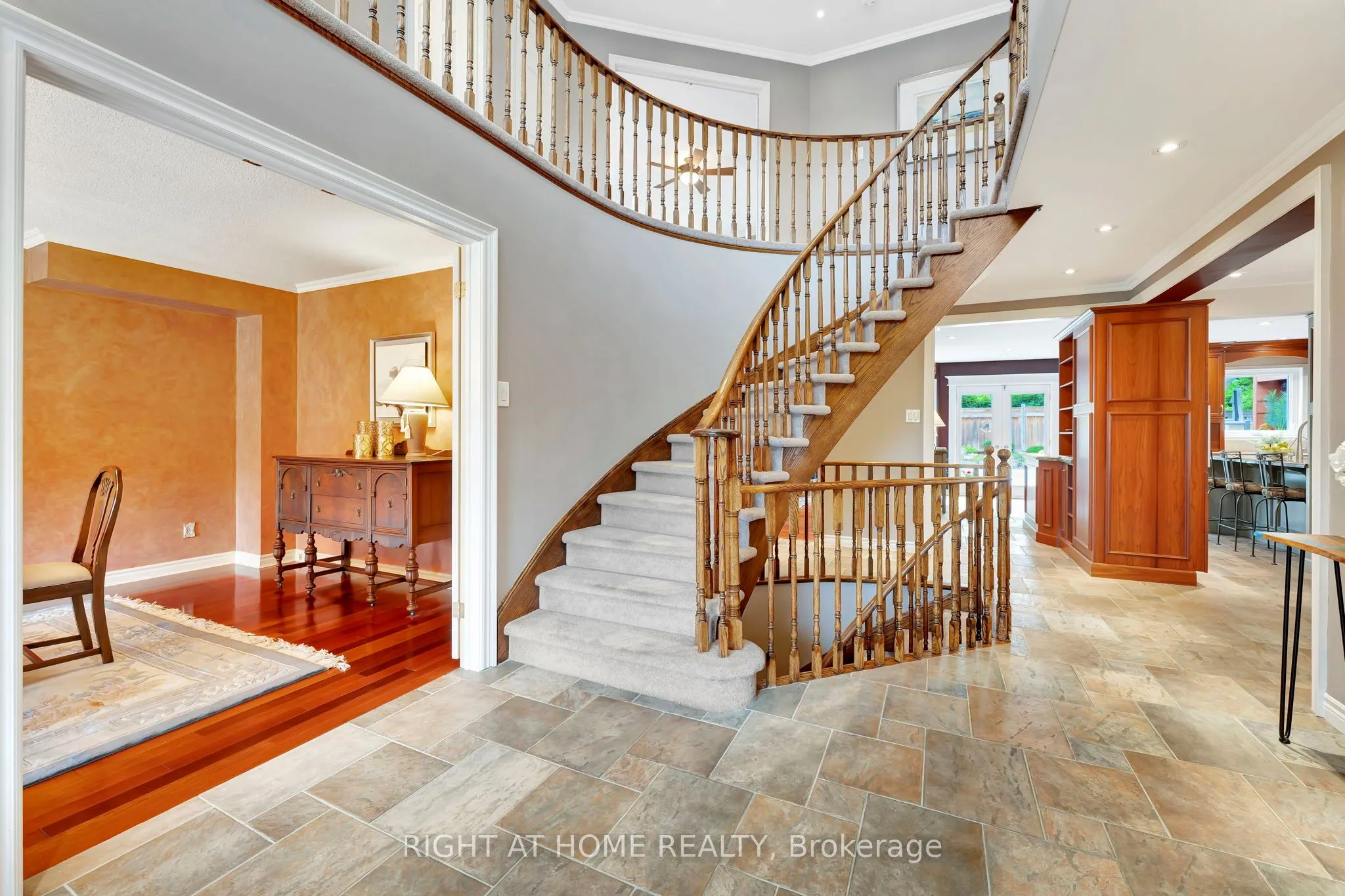 1511 Ravensmoor Crescent