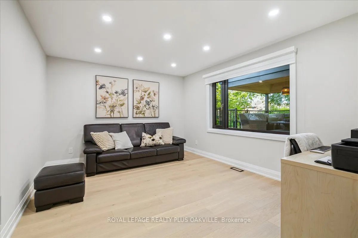 3571 Swirlingleaves Crescent
