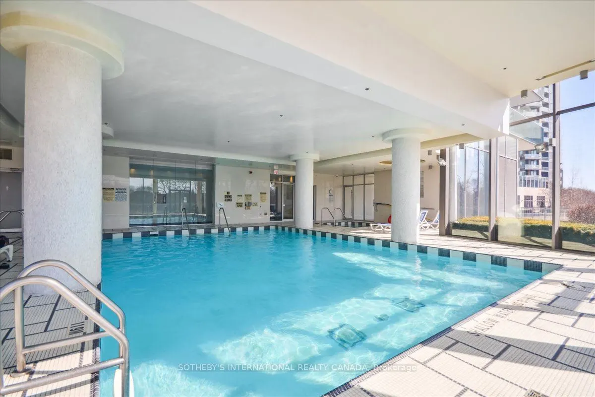 90 Park Lawn Road, #915