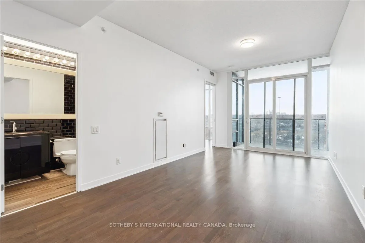 90 Park Lawn Road, #915