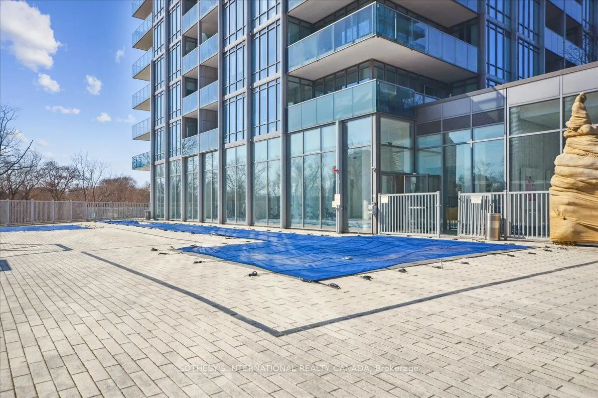 90 Park Lawn Road, #915