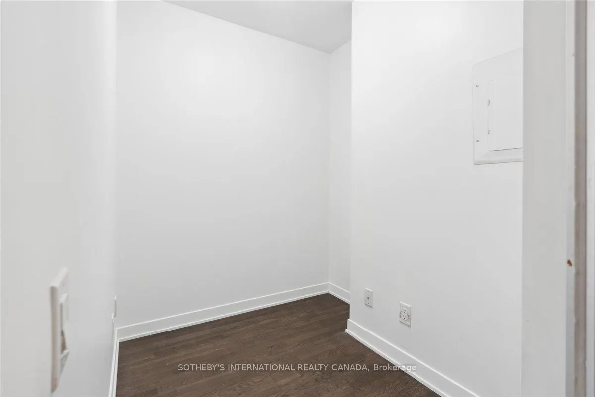 90 Park Lawn Road, #915