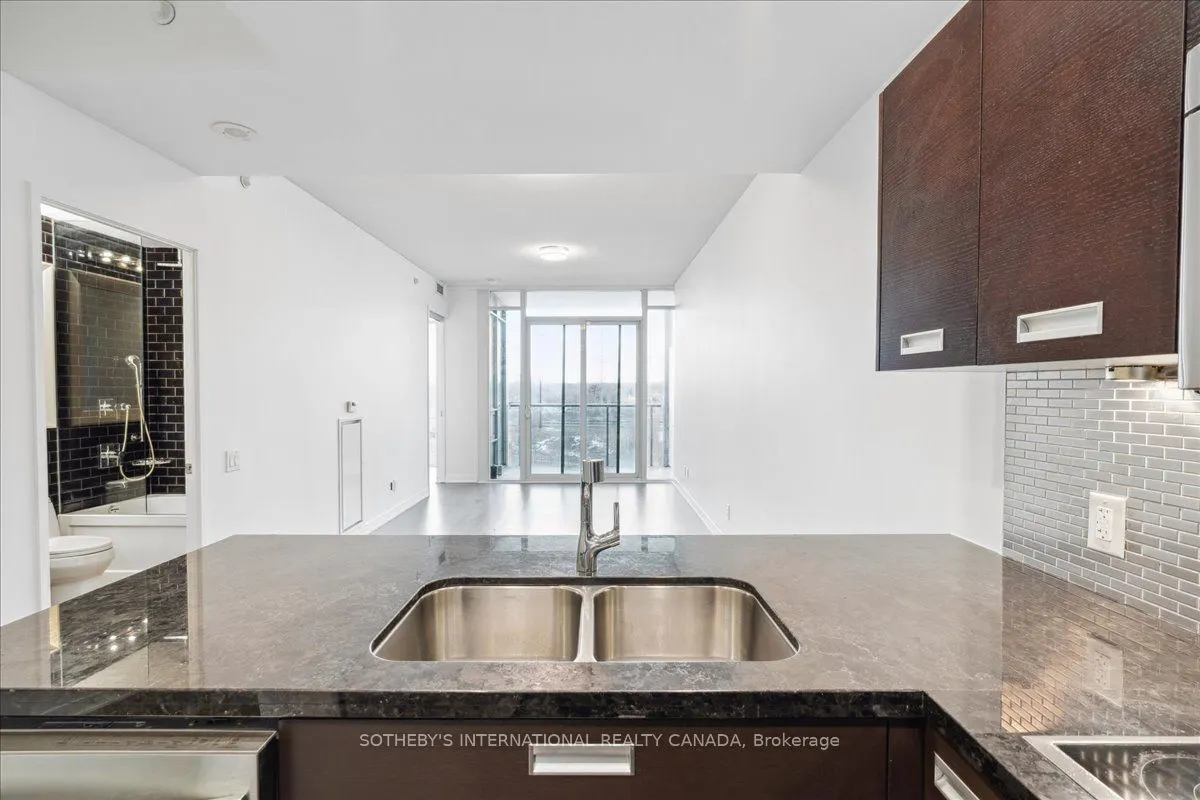90 Park Lawn Road, #915