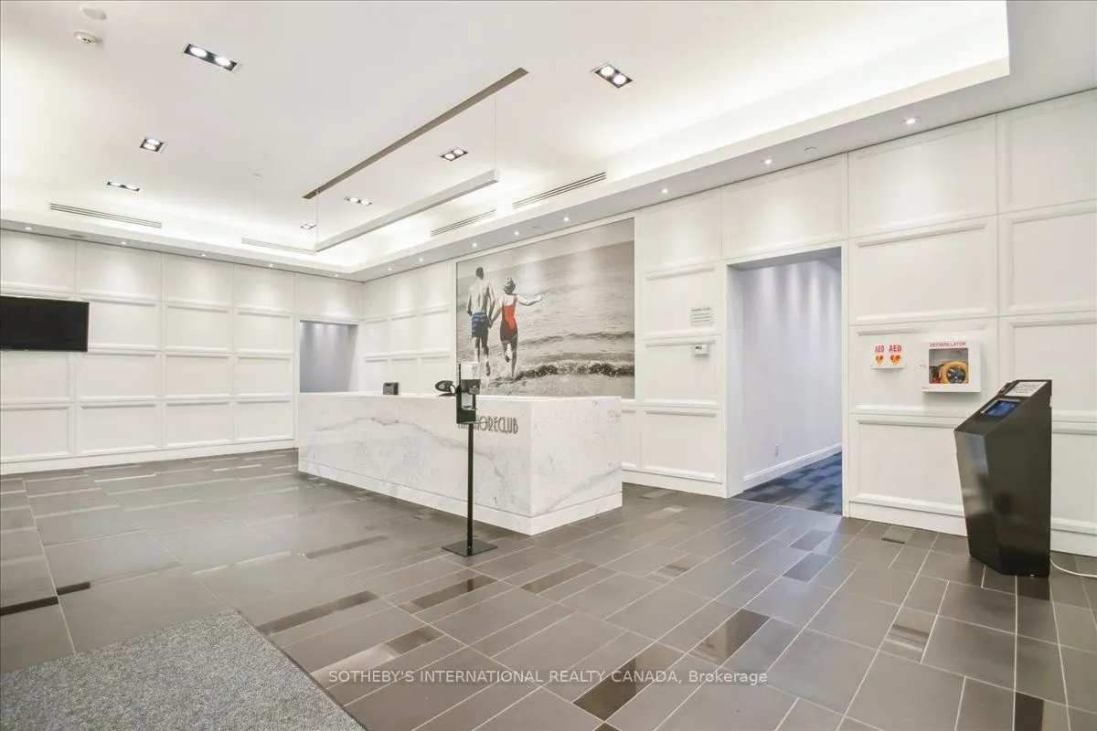 90 Park Lawn Road, #915