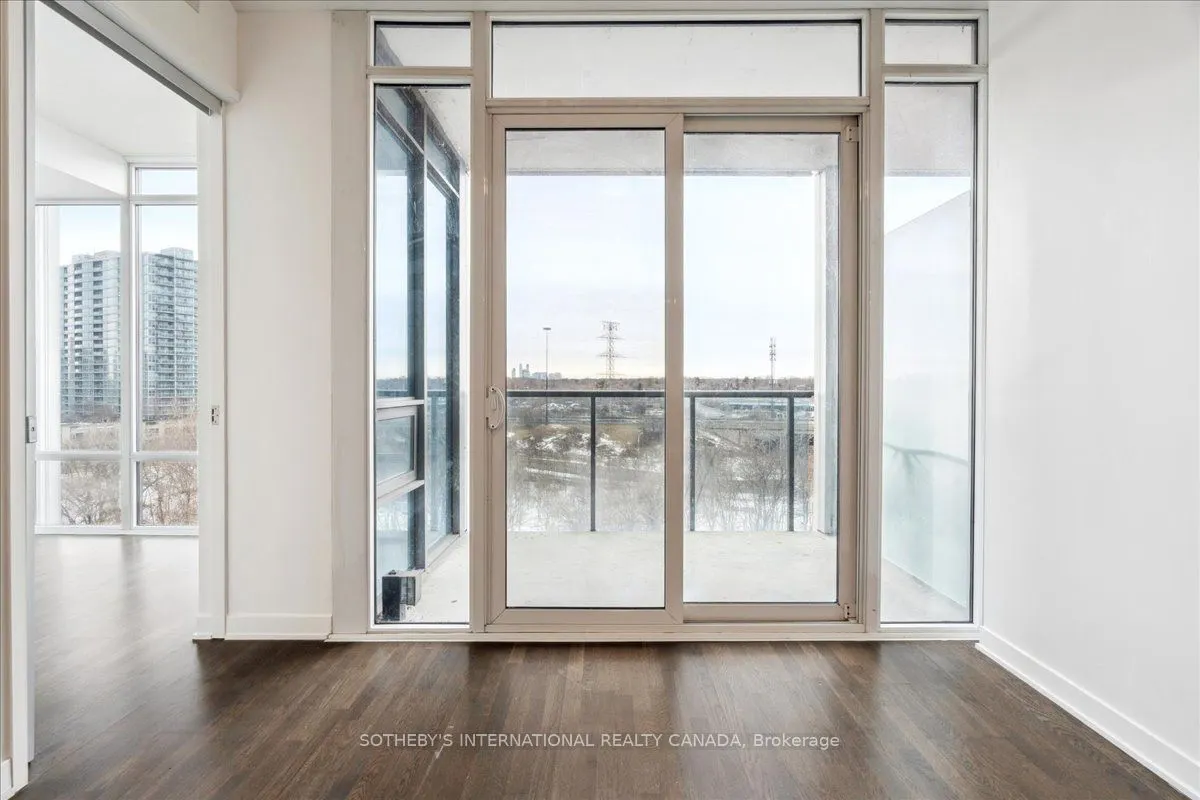 90 Park Lawn Road, #915