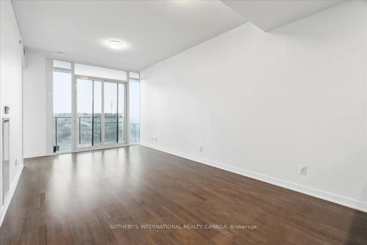 90 Park Lawn Road, #915