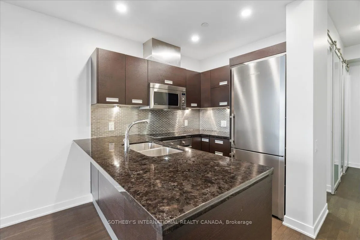 90 Park Lawn Road, #915