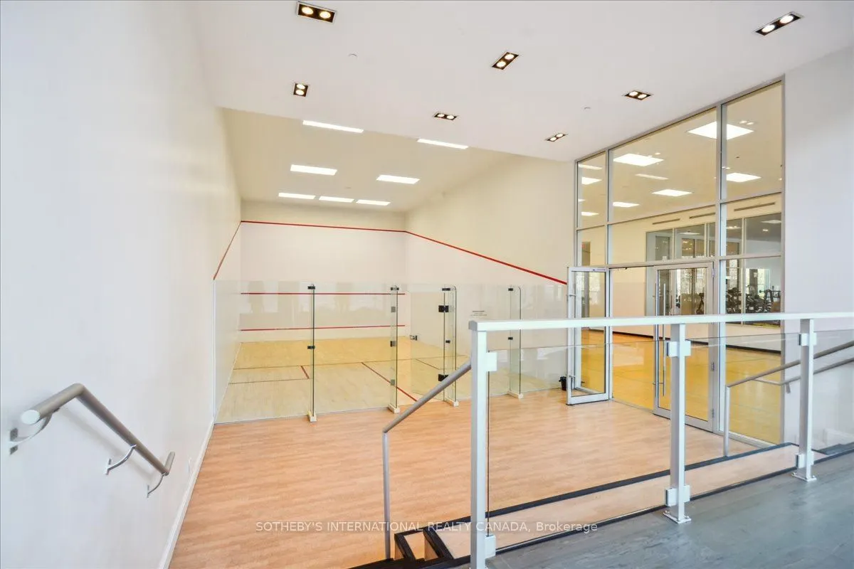 90 Park Lawn Road, #915