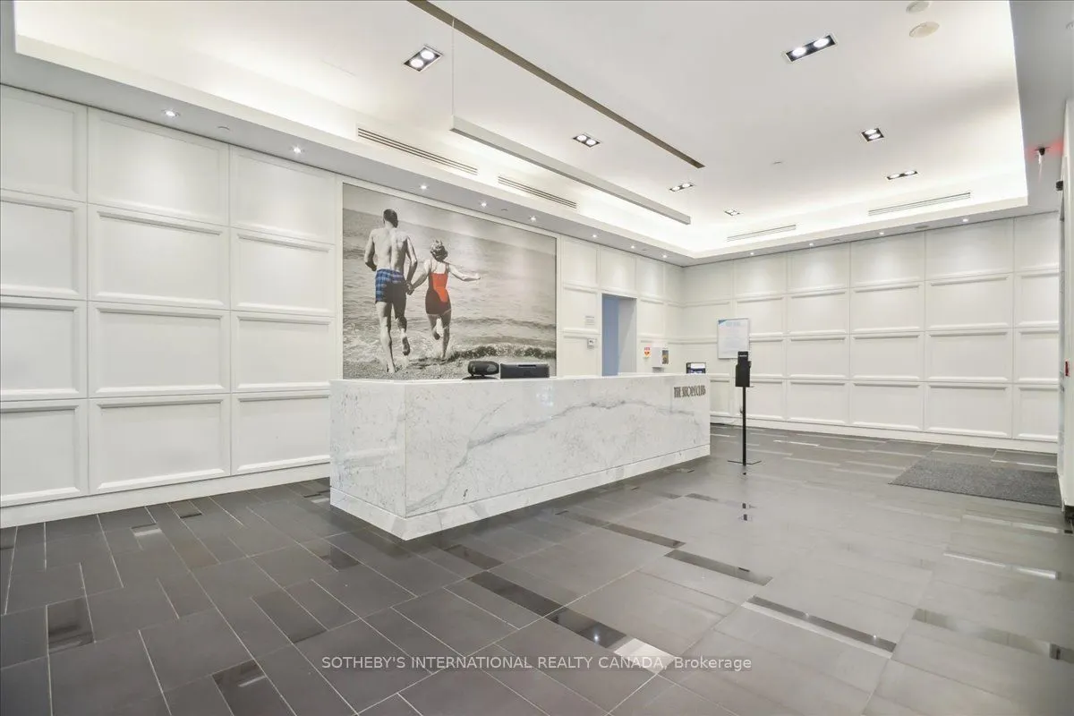 90 Park Lawn Road, #915