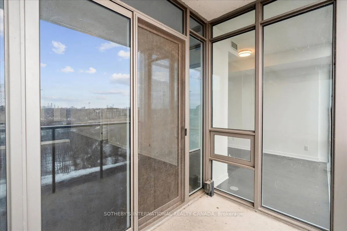 90 Park Lawn Road, #915