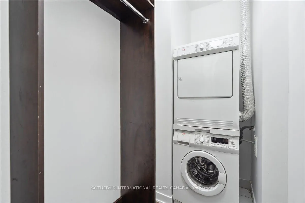 90 Park Lawn Road, #915