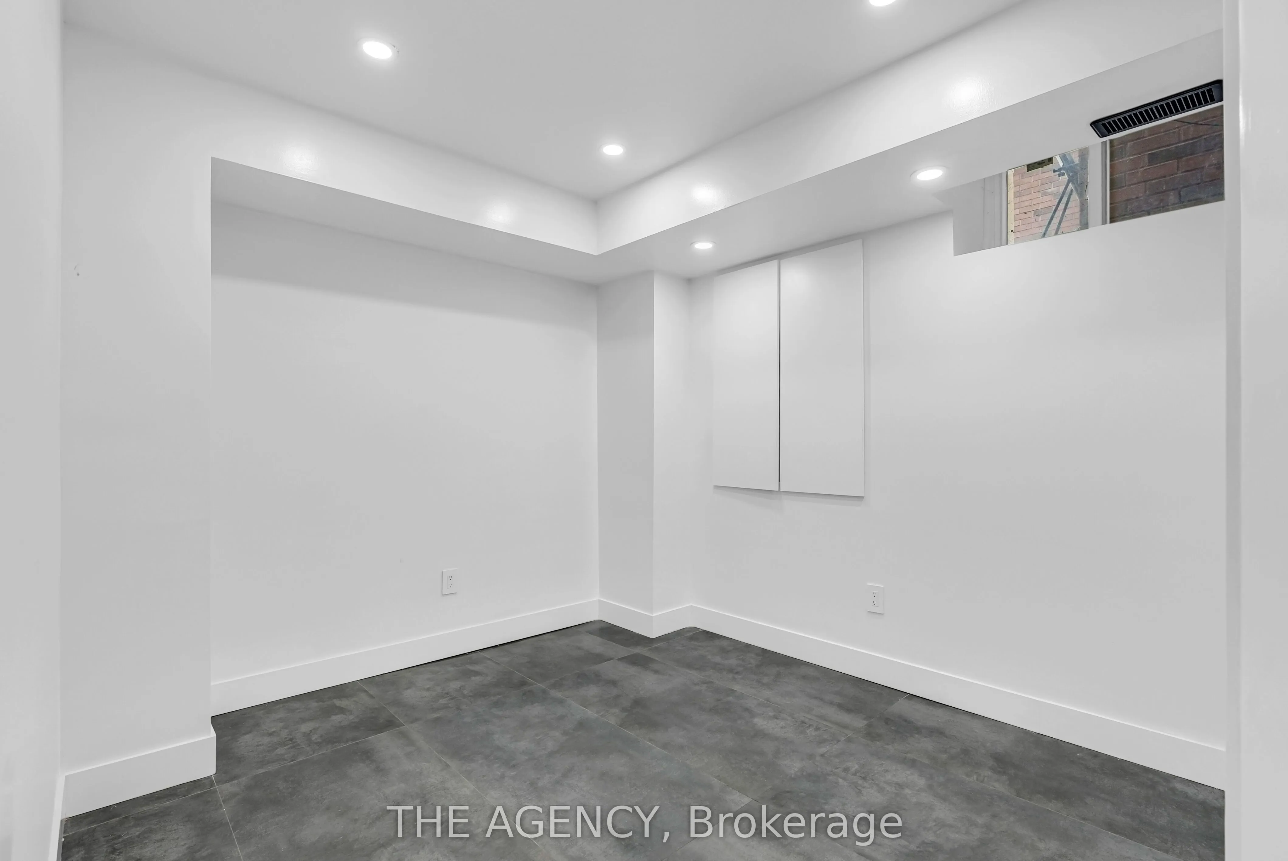 13 Waterwide Crescent