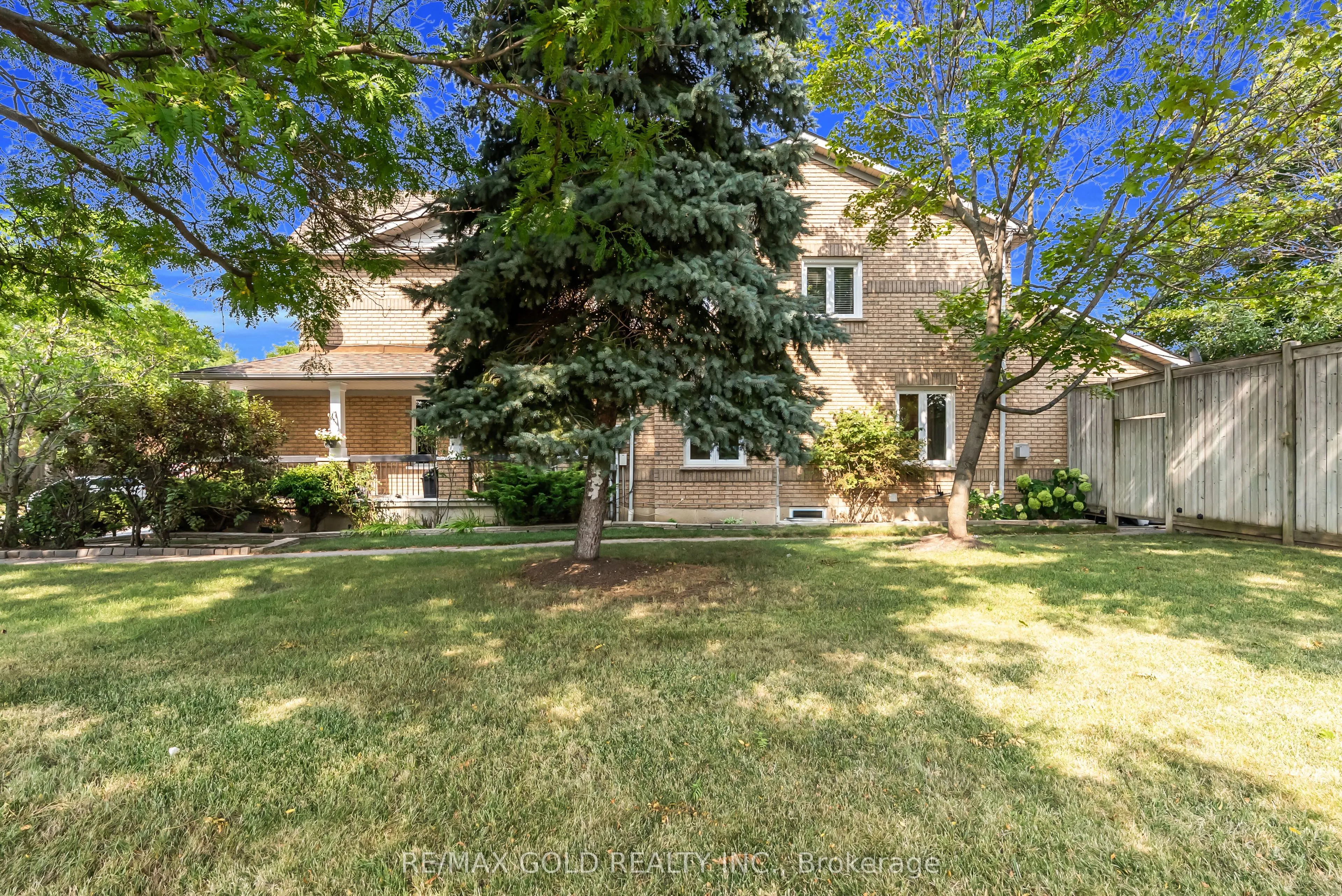 2901 Gardenview Crescent
