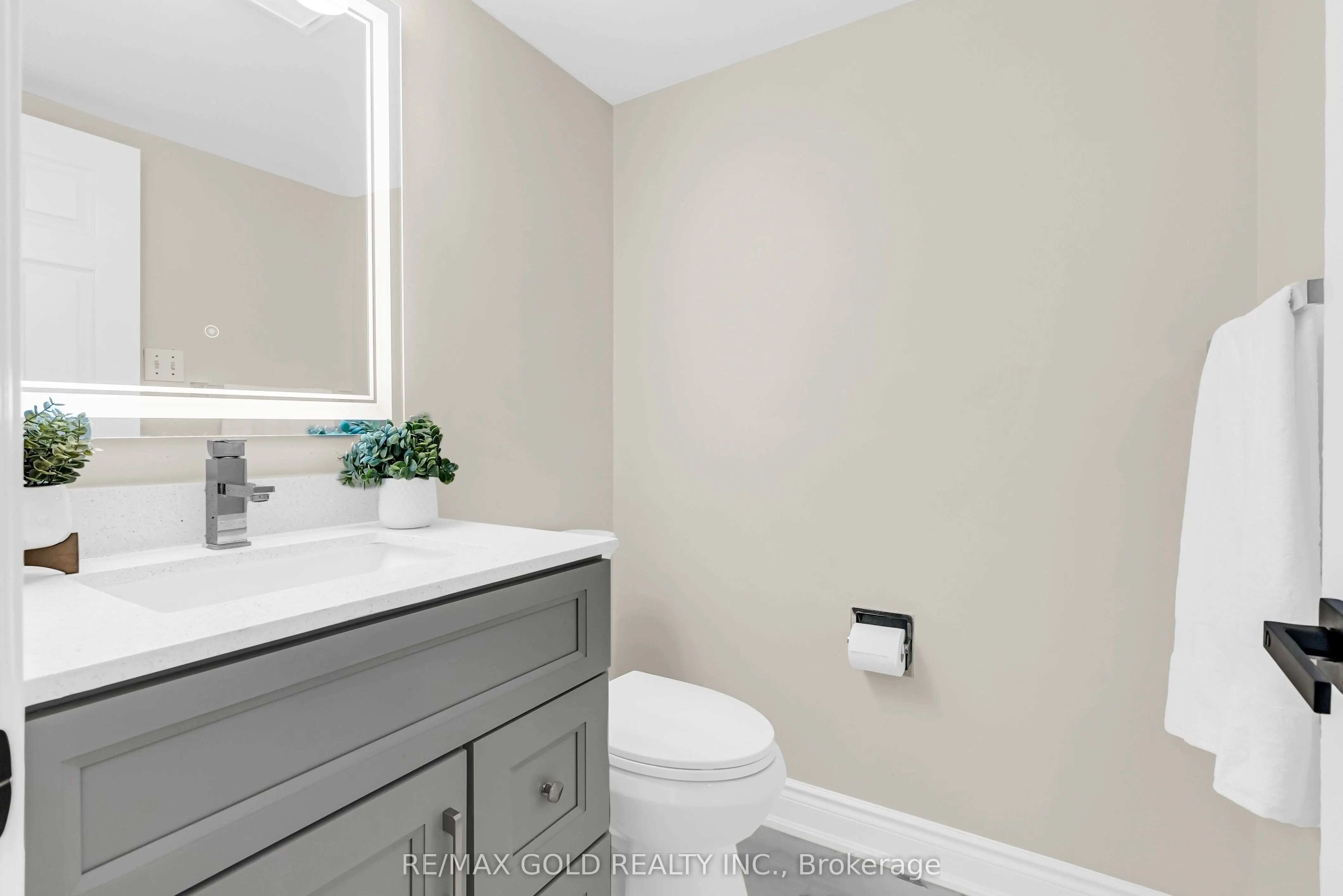 2901 Gardenview Crescent