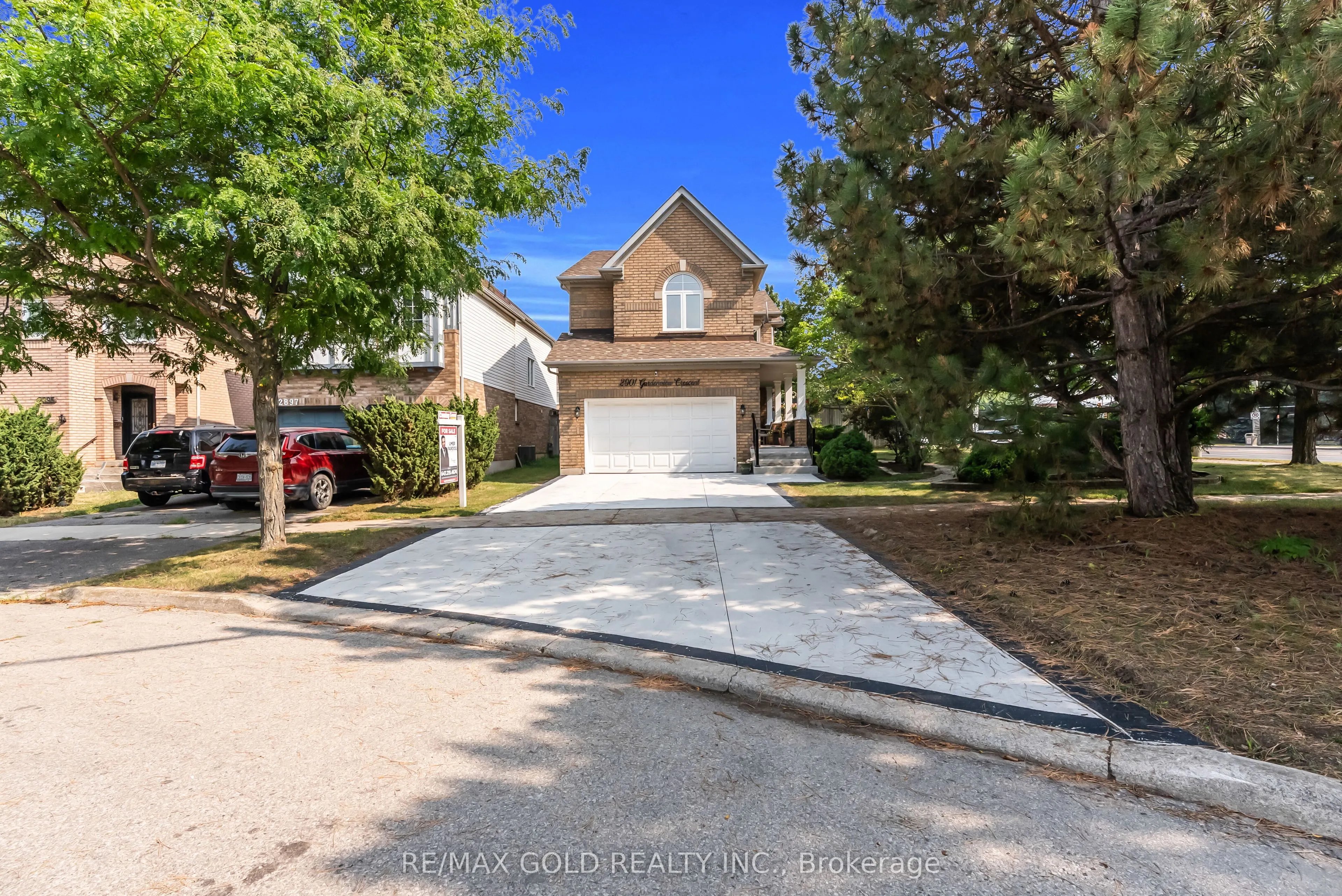 2901 Gardenview Crescent