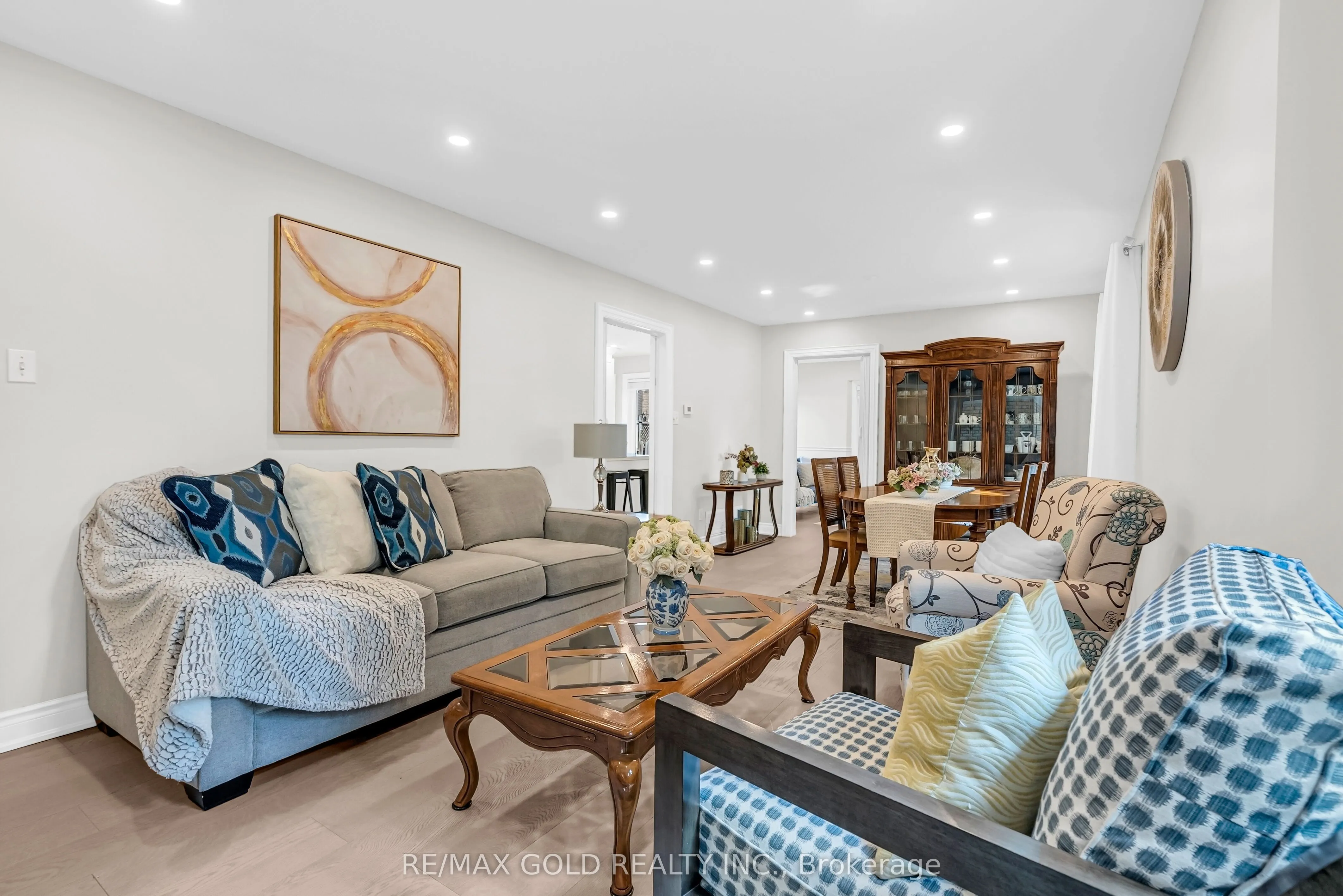 2901 Gardenview Crescent